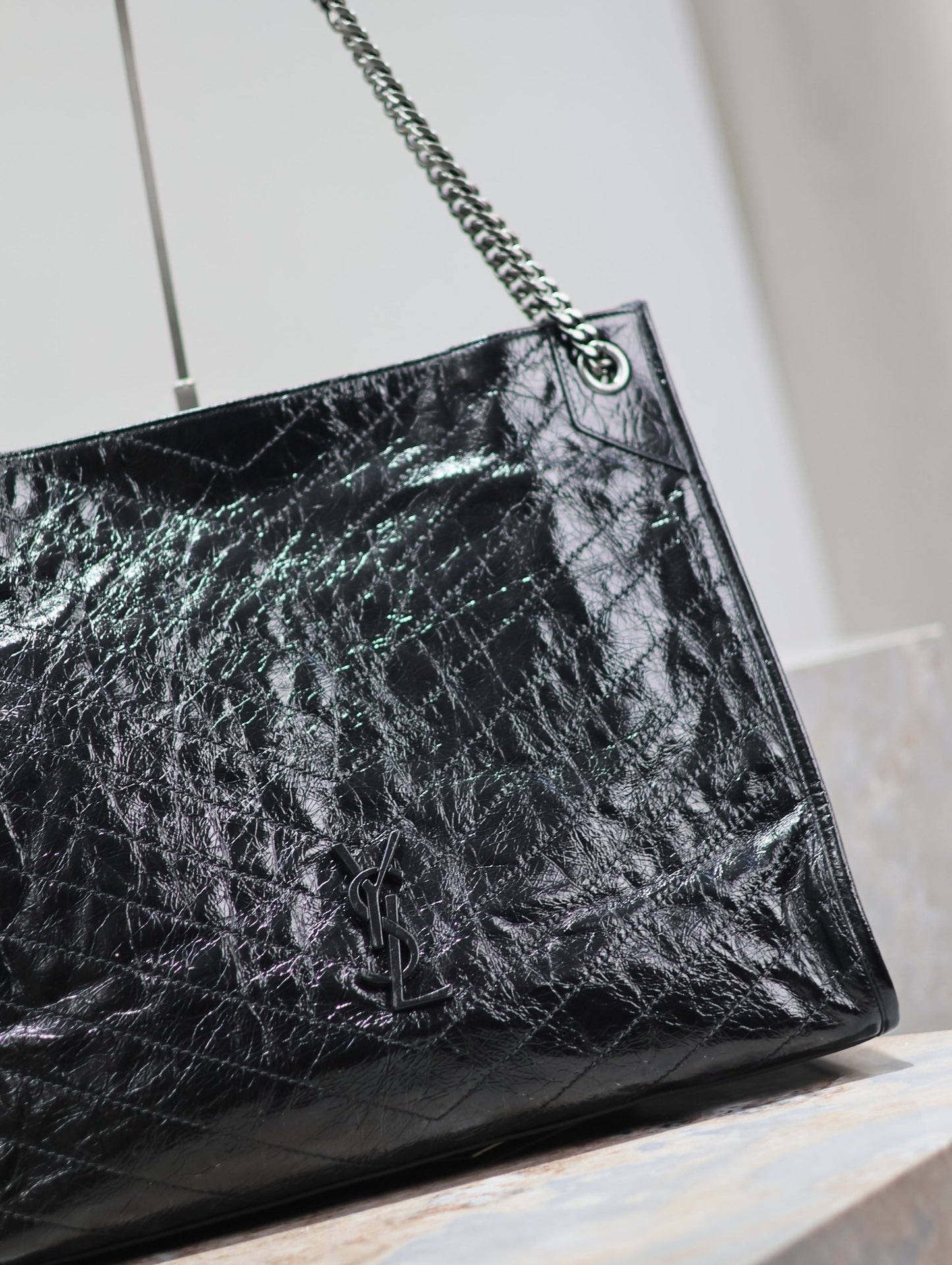 NIKI SHOPPING BAG 39 IN BLACK CRUMPLED CALFSKIN SILVER HARDWARE