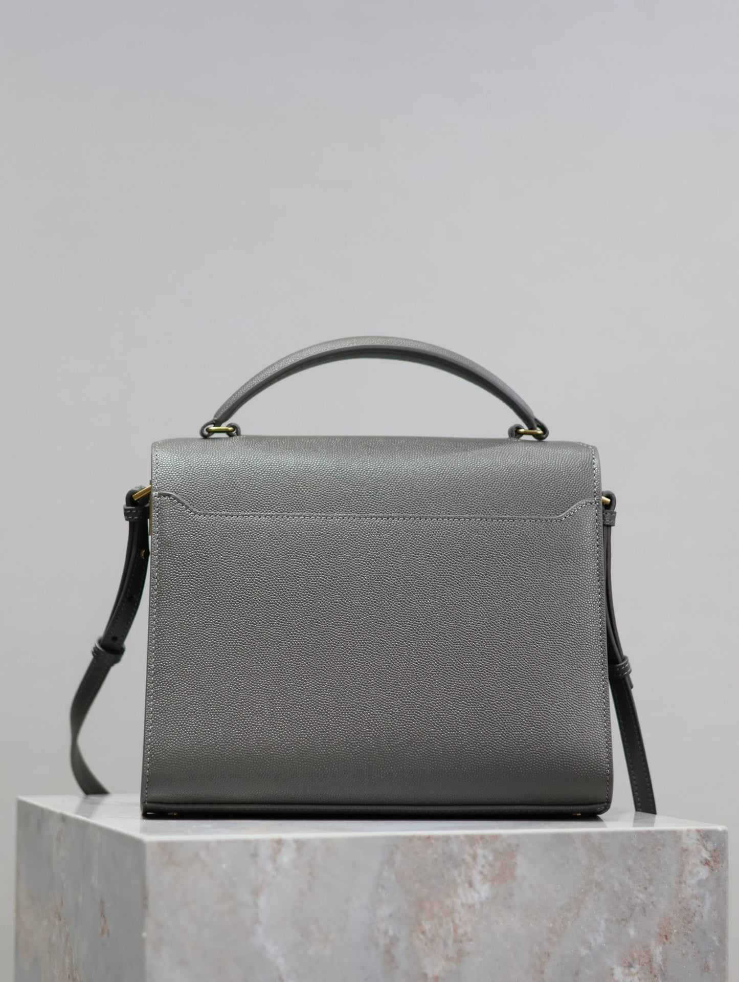 CASSANDRA TOP HANDLE BAG 24 IN GRAY CALFSKIN GOLD HARDWARE