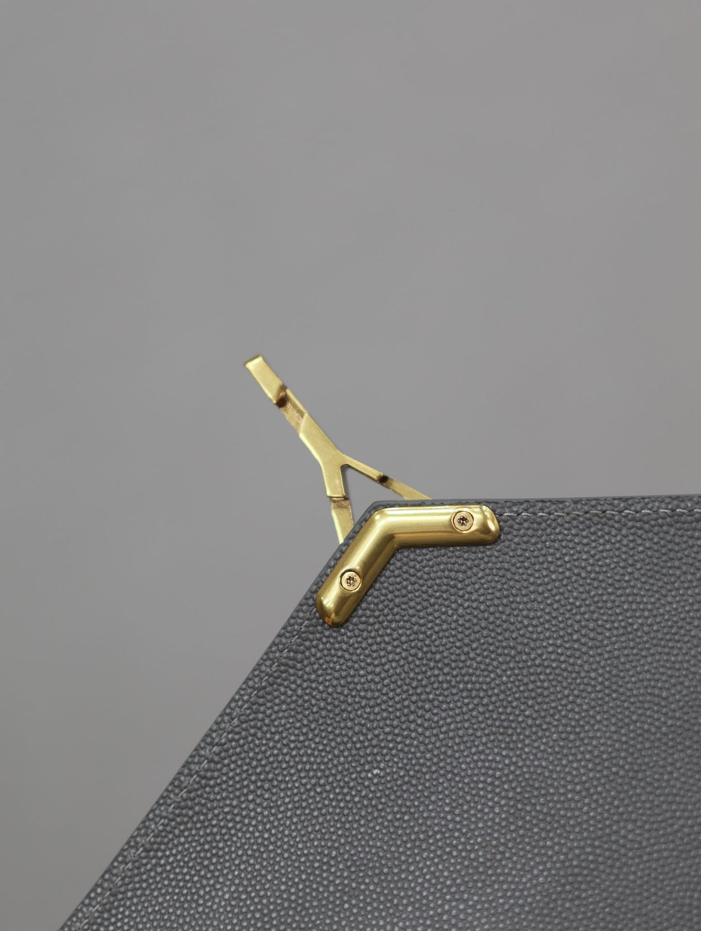 CASSANDRA TOP HANDLE BAG 24 IN GRAY CALFSKIN GOLD HARDWARE