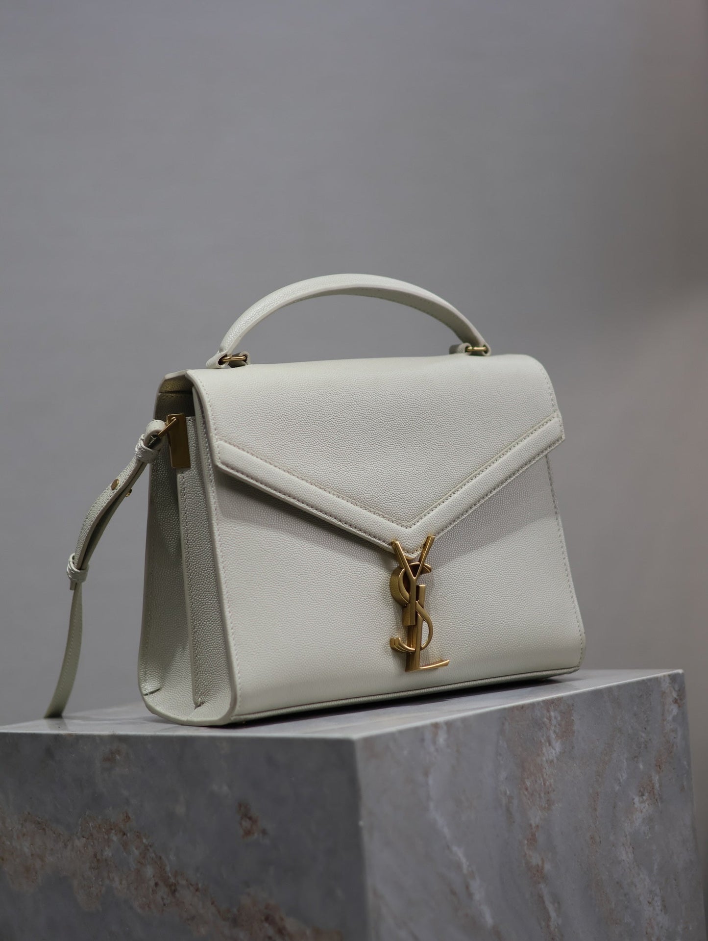 CASSANDRA TOP HANDLE BAG 24 IN WHITE CALFSKIN GOLD HARDWARE