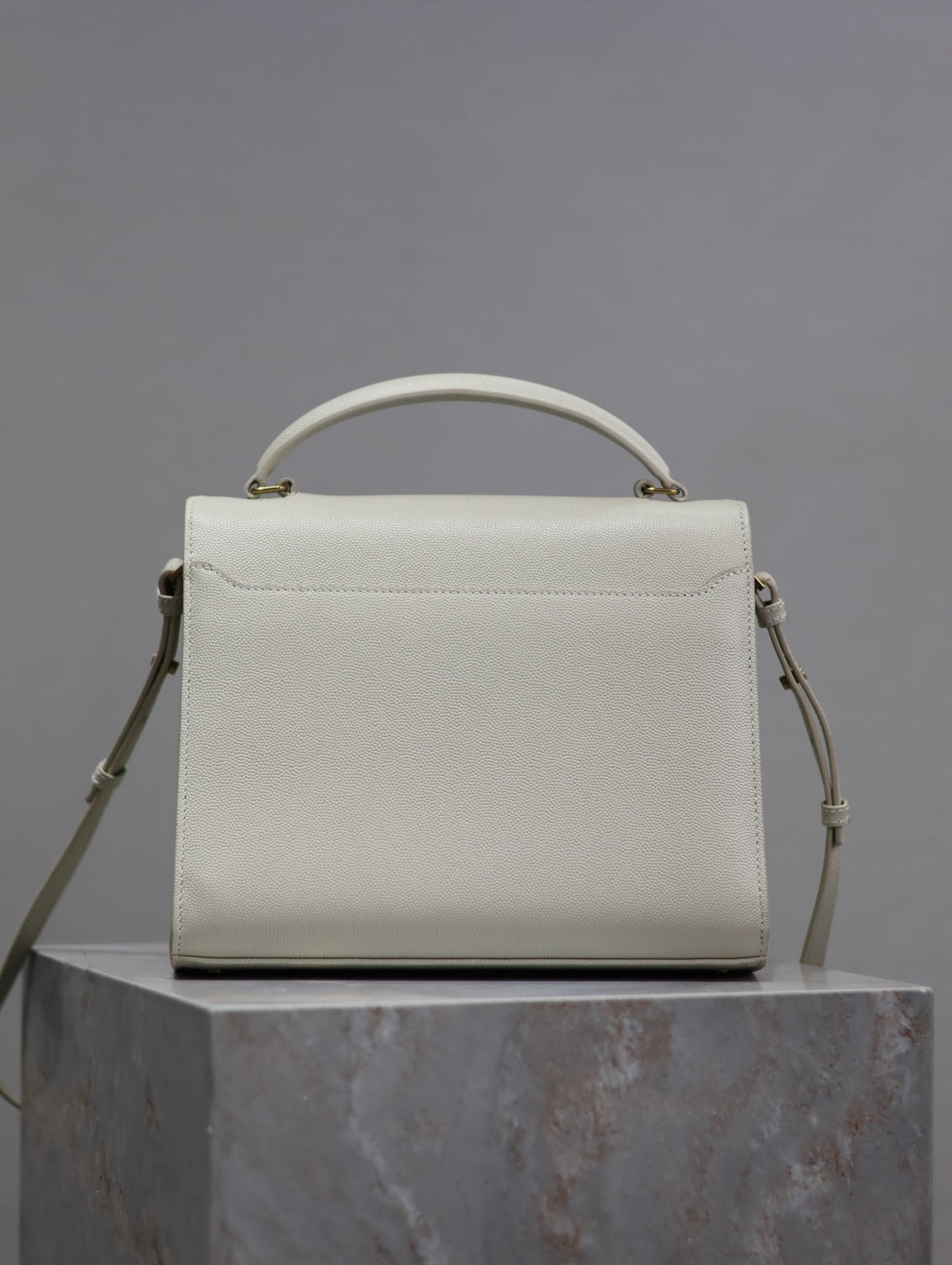 CASSANDRA TOP HANDLE BAG 24 IN WHITE CALFSKIN GOLD HARDWARE