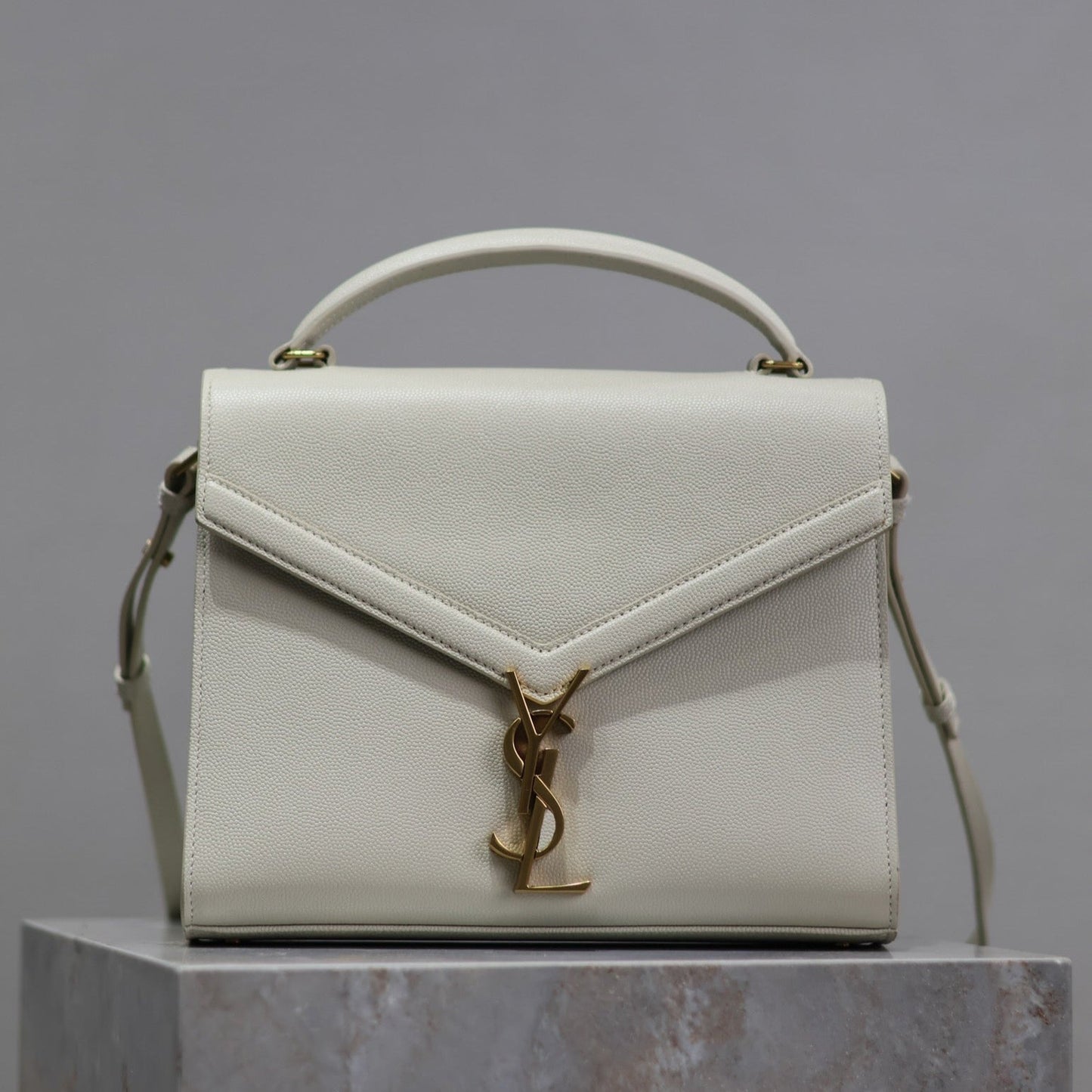 CASSANDRA TOP HANDLE BAG 24 IN WHITE CALFSKIN GOLD HARDWARE