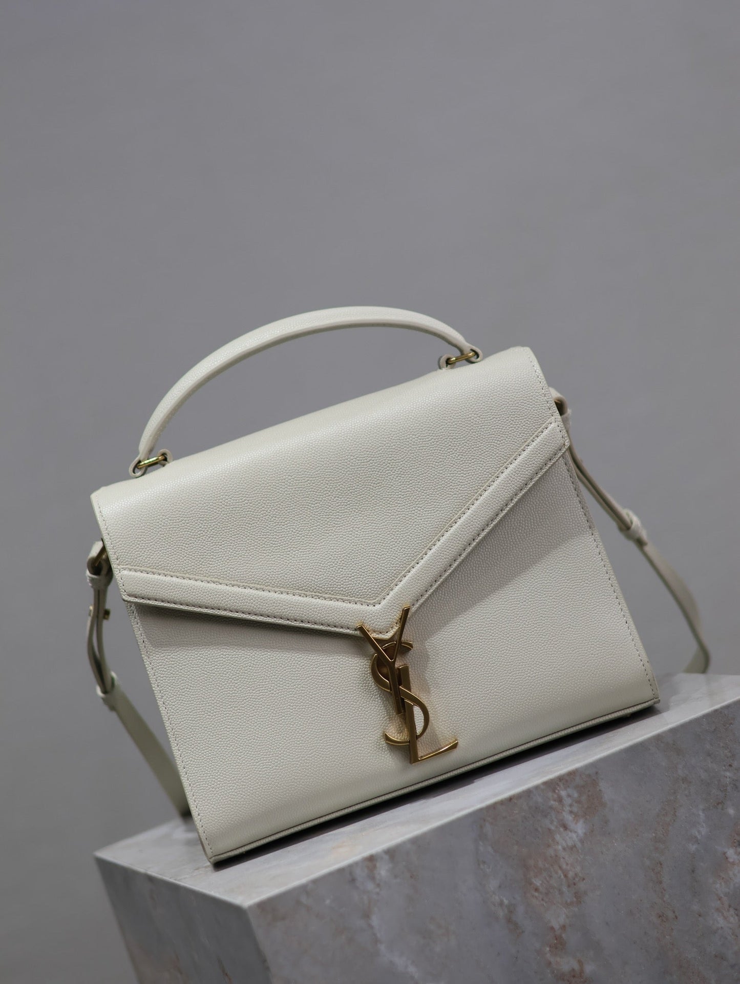 CASSANDRA TOP HANDLE BAG 24 IN WHITE CALFSKIN GOLD HARDWARE