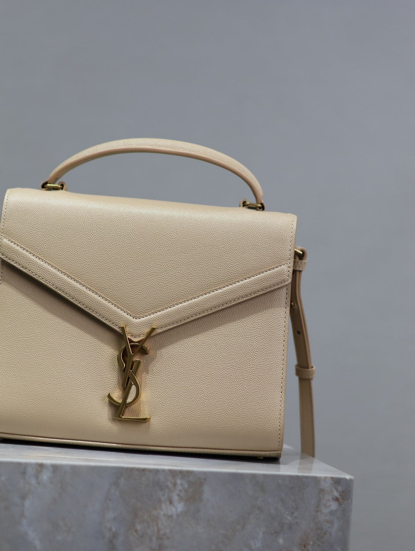 CASSANDRA TOP HANDLE BAG 24 IN BEIGE CALFSKIN GOLD HARDWARE