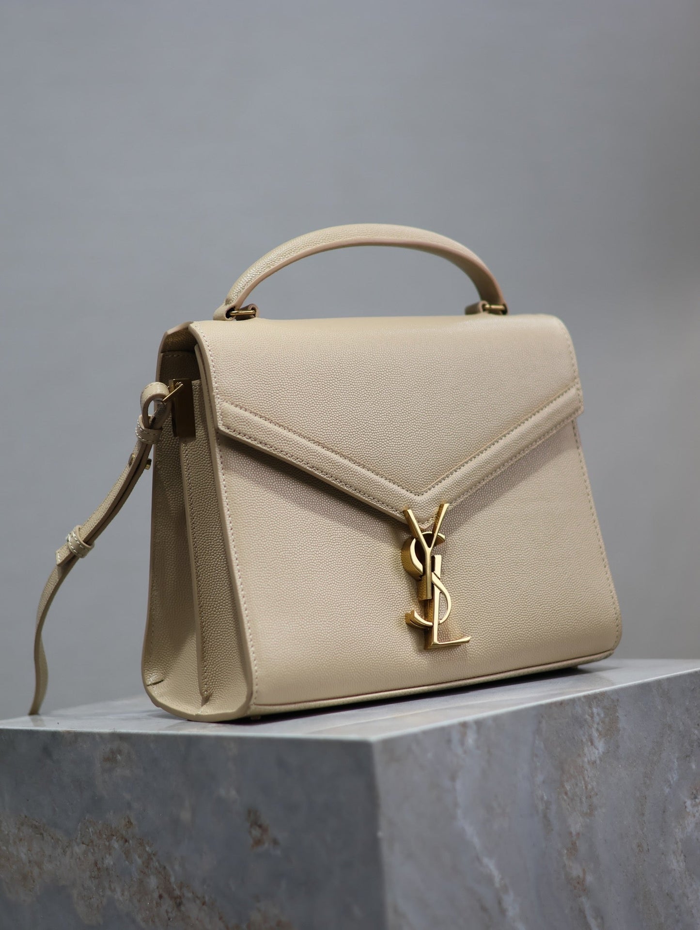 CASSANDRA TOP HANDLE BAG 24 IN BEIGE CALFSKIN GOLD HARDWARE