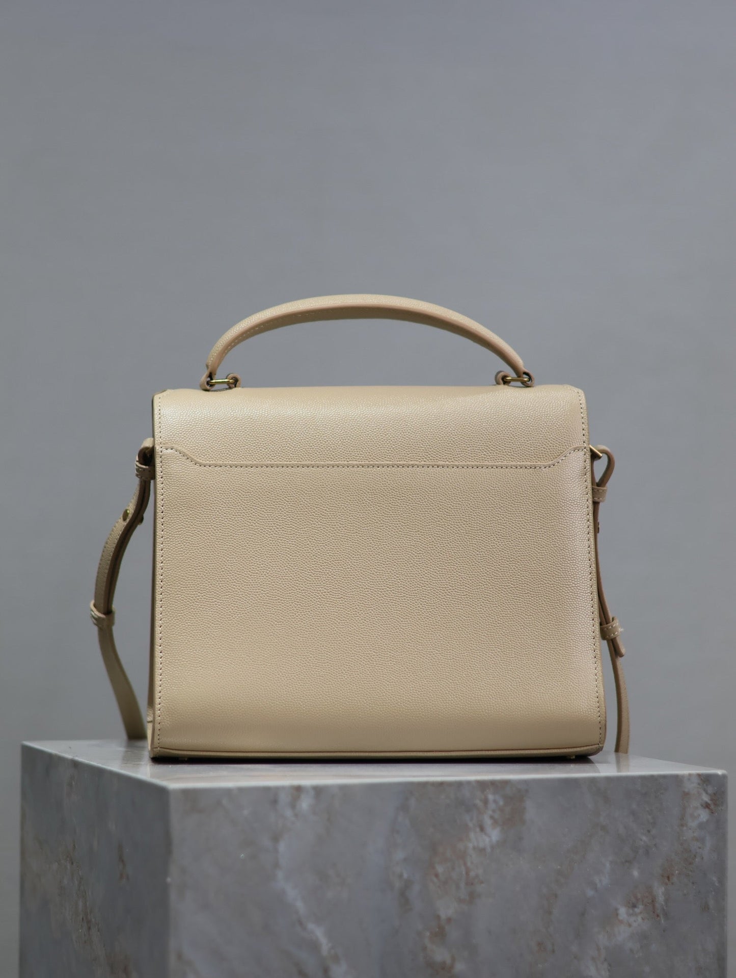 CASSANDRA TOP HANDLE BAG 24 IN BEIGE CALFSKIN GOLD HARDWARE