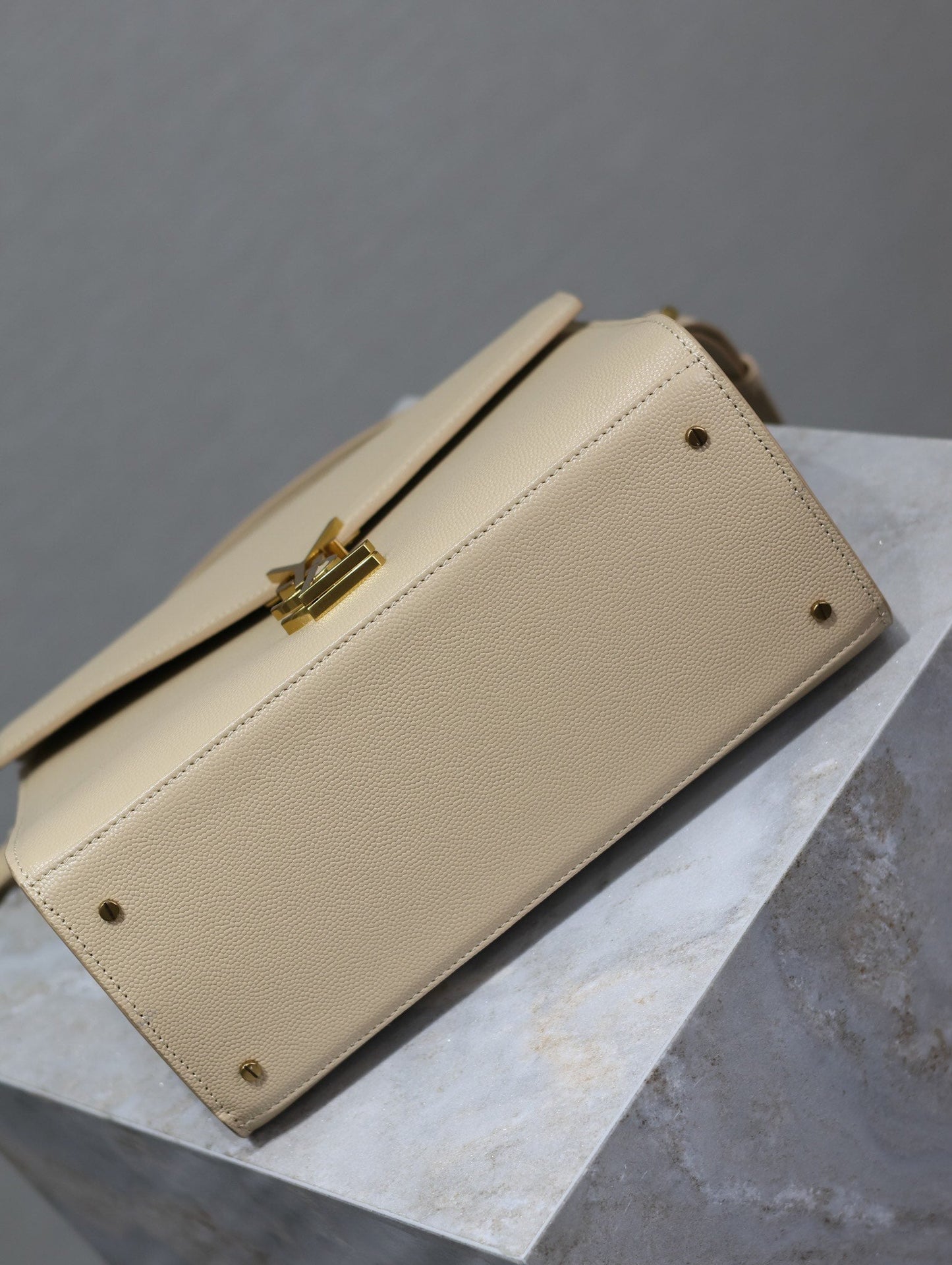 CASSANDRA TOP HANDLE BAG 24 IN BEIGE CALFSKIN GOLD HARDWARE