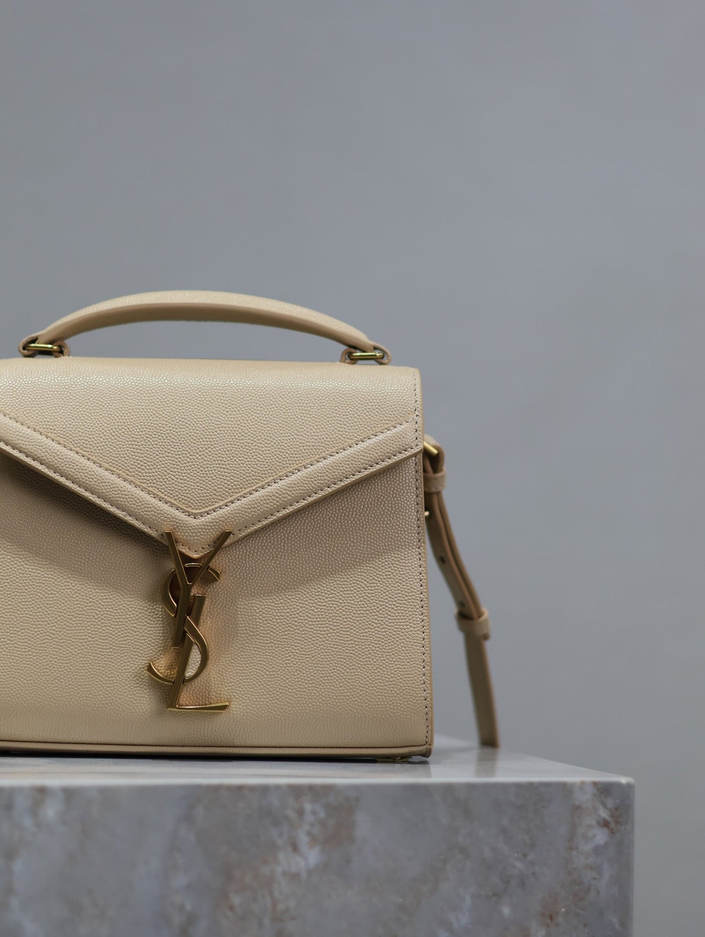 CASSANDRA MINI TOP HANDLE BAG 20 IN BEIGE CALFSKIN GOLD HARDWARE