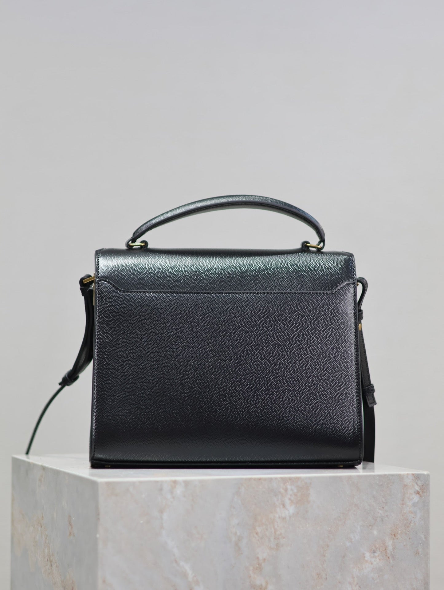 CASSANDRA TOP HANDLE BAG 24 IN BLACK CALFSKIN GOLD HARDWARE