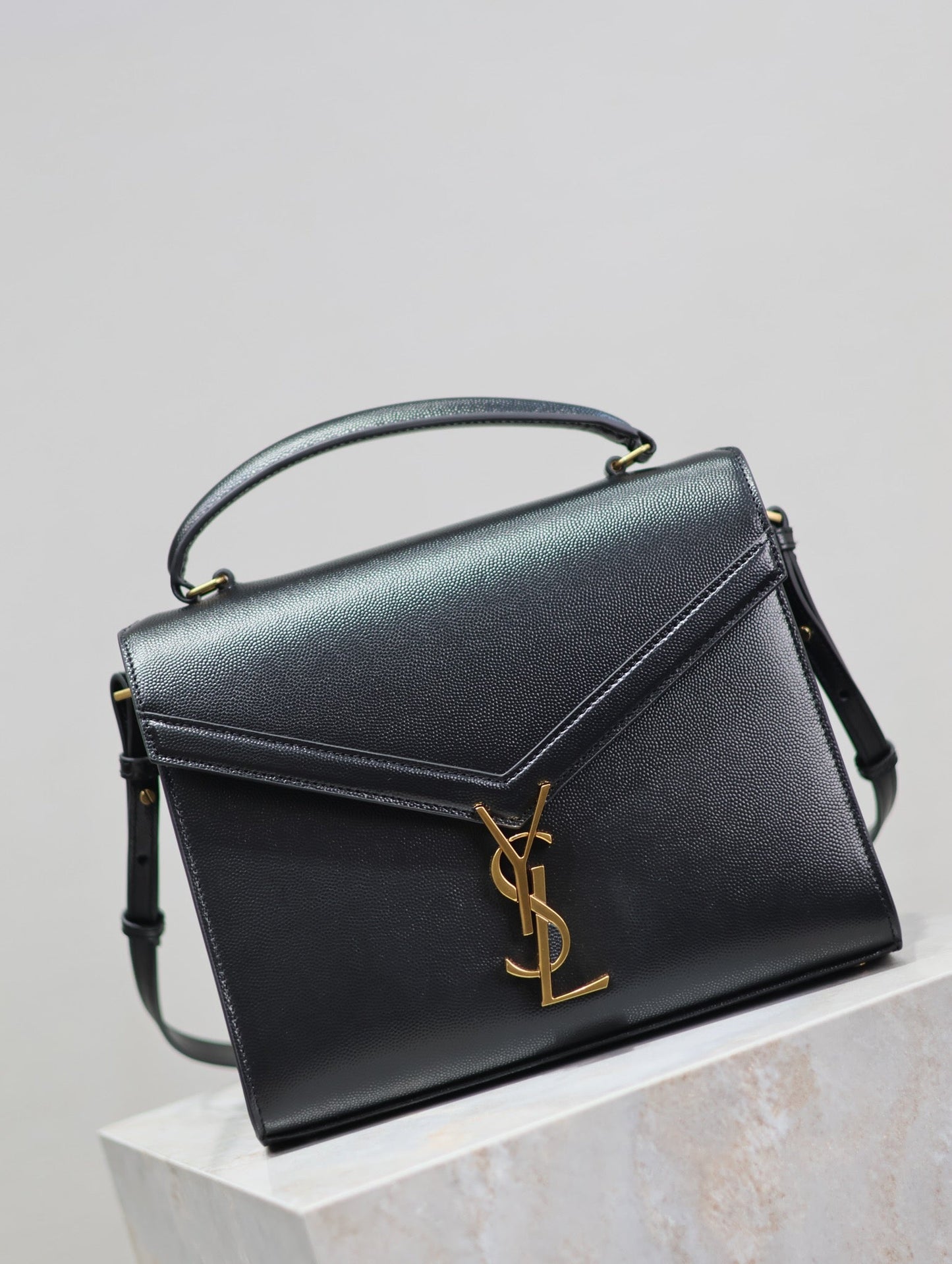 CASSANDRA TOP HANDLE BAG 24 IN BLACK CALFSKIN GOLD HARDWARE