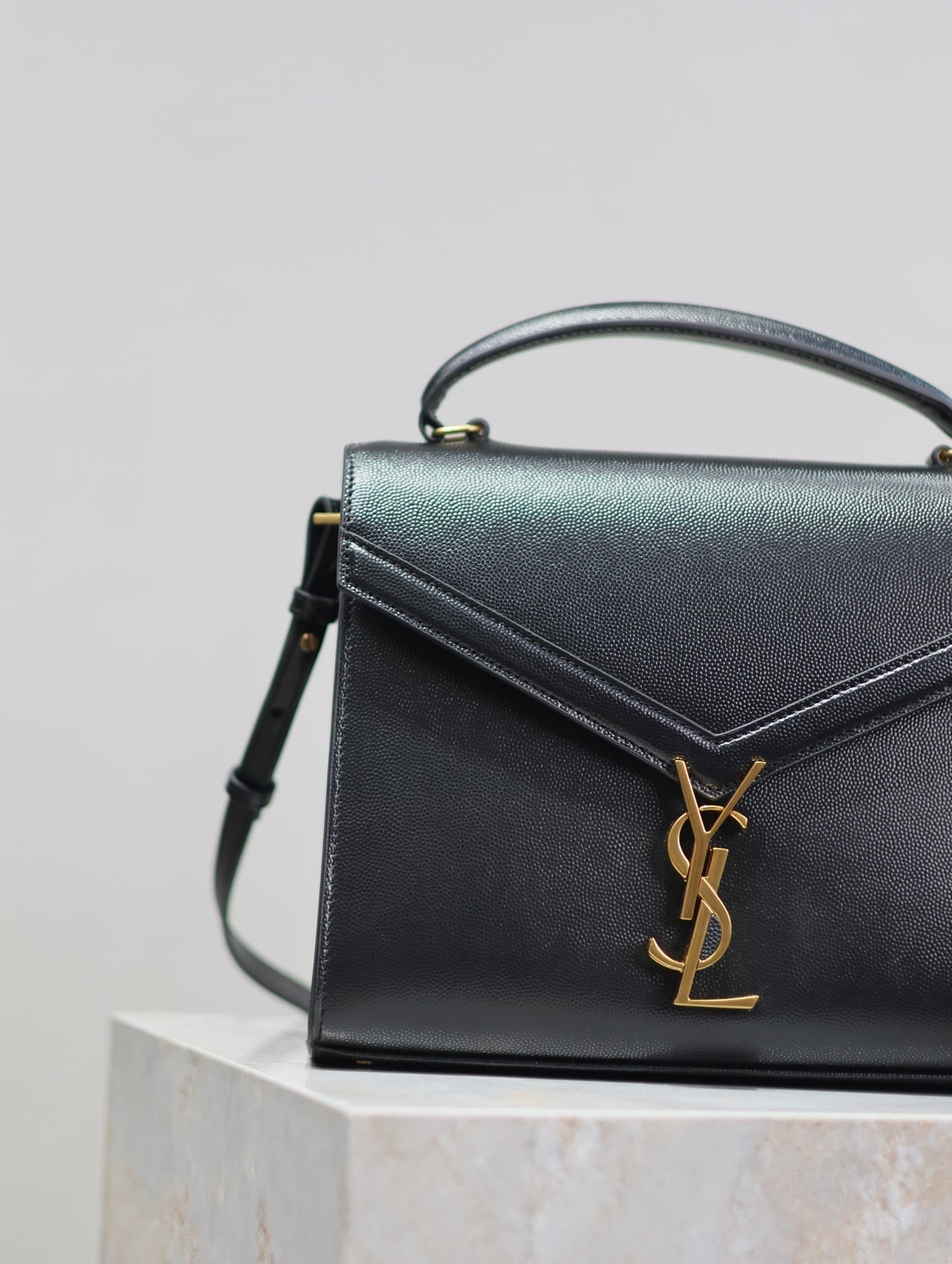 CASSANDRA TOP HANDLE BAG 24 IN BLACK CALFSKIN GOLD HARDWARE