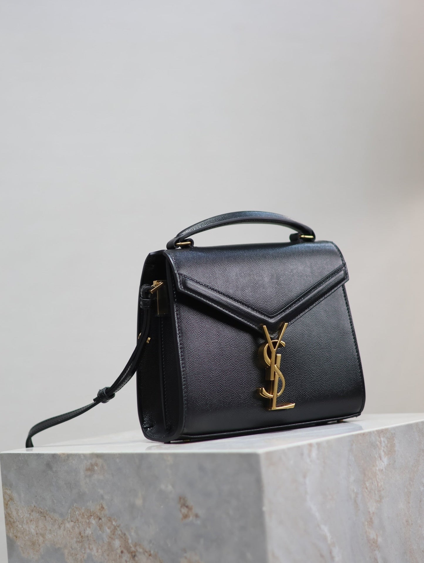 CASSANDRA MINI TOP HANDLE BAG 20 IN BLACK CALFSKIN GOLD HARDWARE