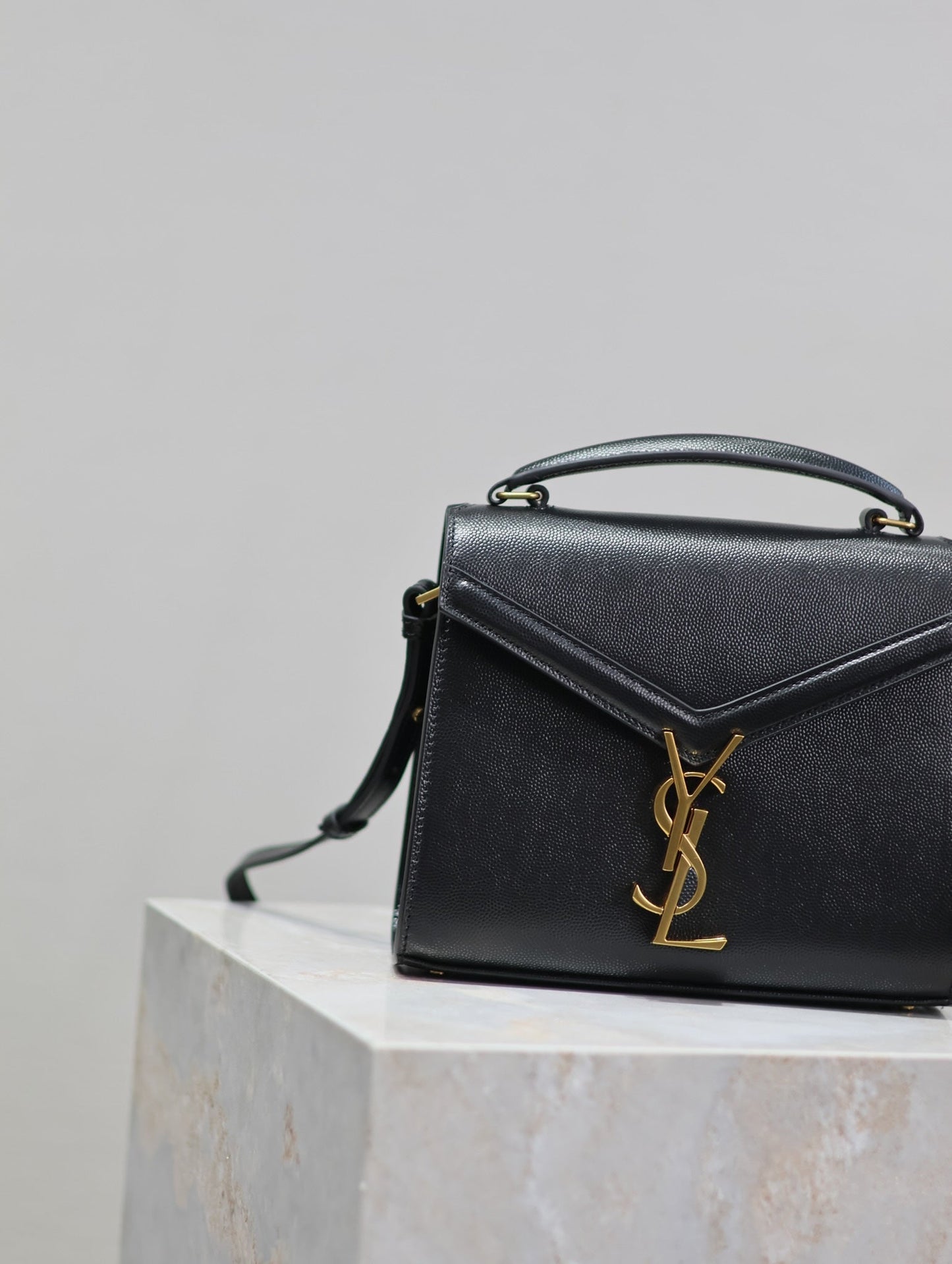 CASSANDRA MINI TOP HANDLE BAG 20 IN BLACK CALFSKIN GOLD HARDWARE