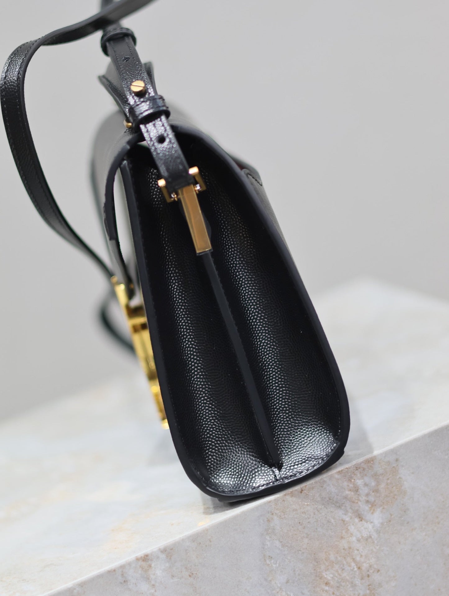 CASSANDRA MINI TOP HANDLE BAG 20 IN BLACK CALFSKIN GOLD HARDWARE