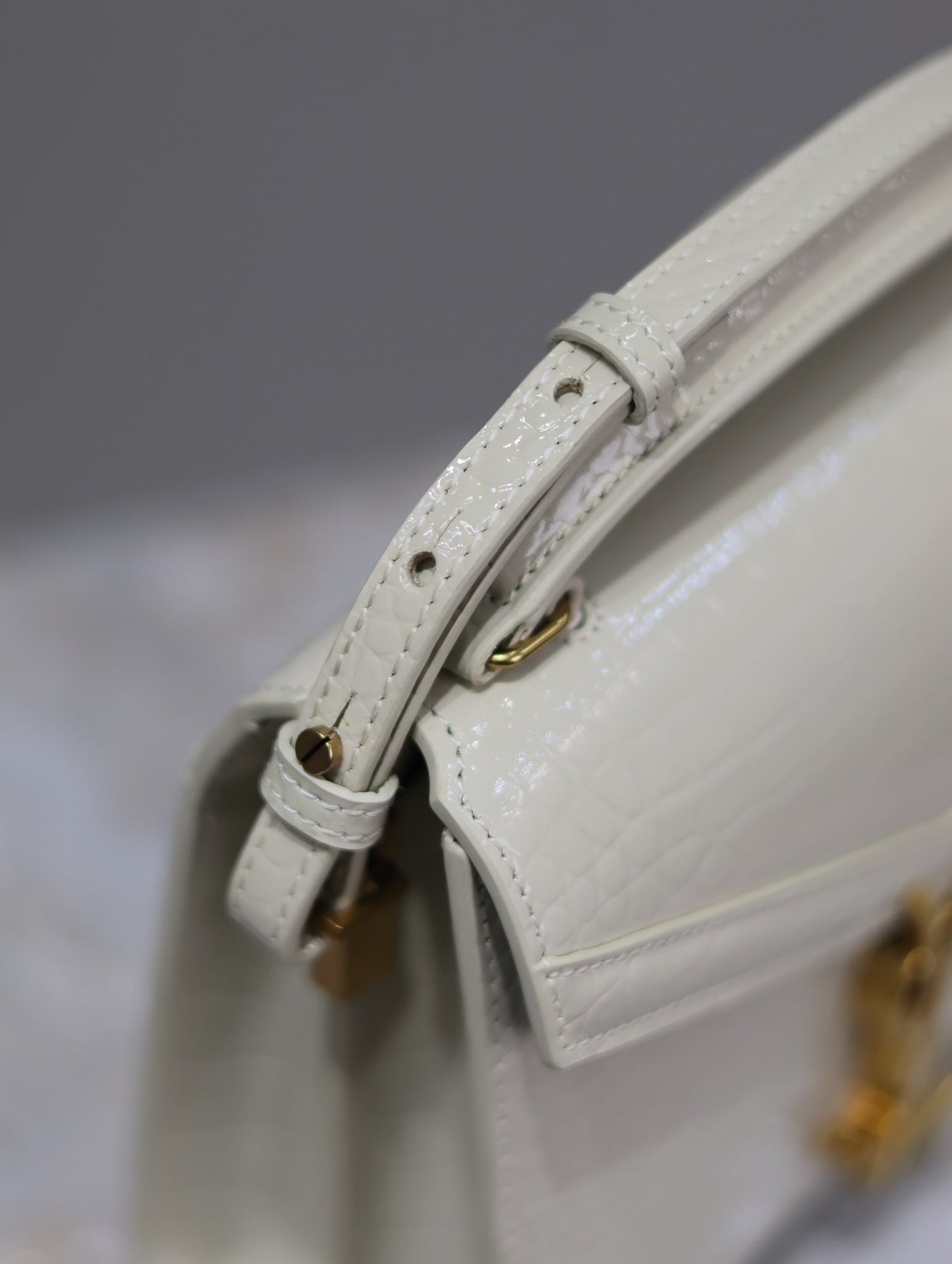 CASSANDRA MINI TOP HANDLE BAG 20 IN WHITE CROCODILE-EMBOSSED GLOSSY CALFSKIN