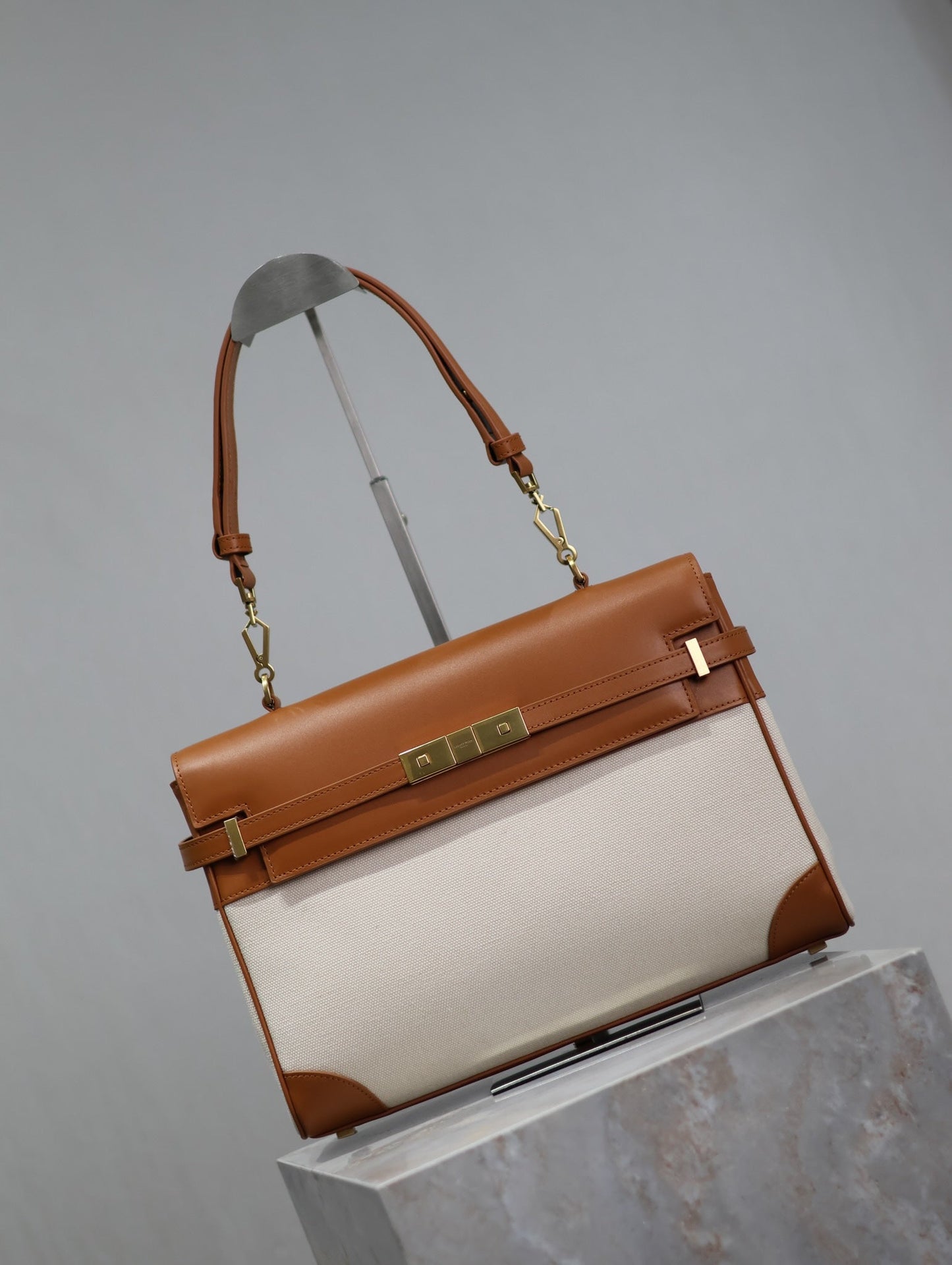 MANHATTAN HANDBAG 32 IN BROWN CALFSKIN AND WHITE CANVAS GOLD HARDWARE