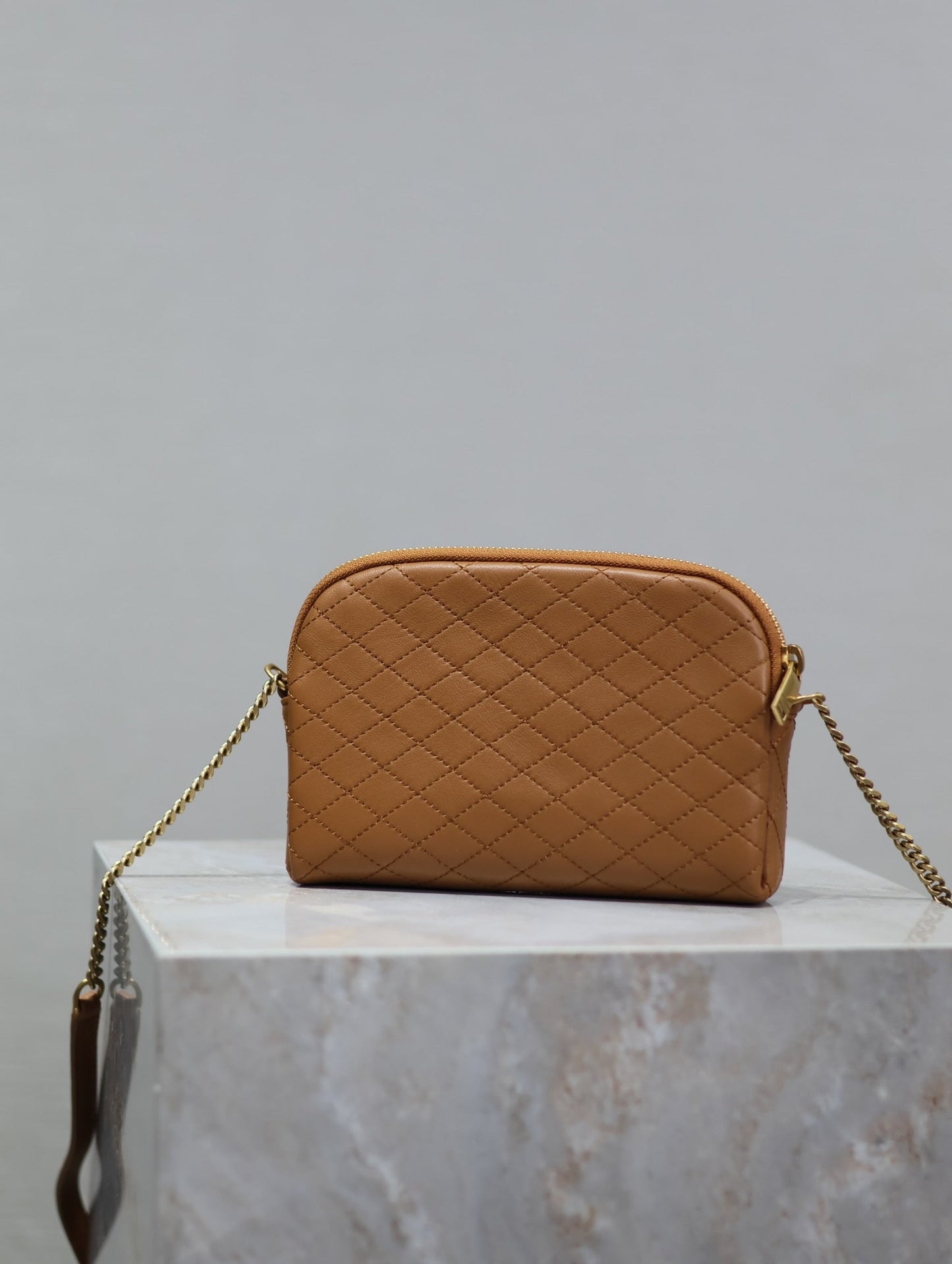 GABY ZIPPED POUCH 19 IN CARAMEL BROWN QUILTED LAMBSKIN GOLD HARDWARE