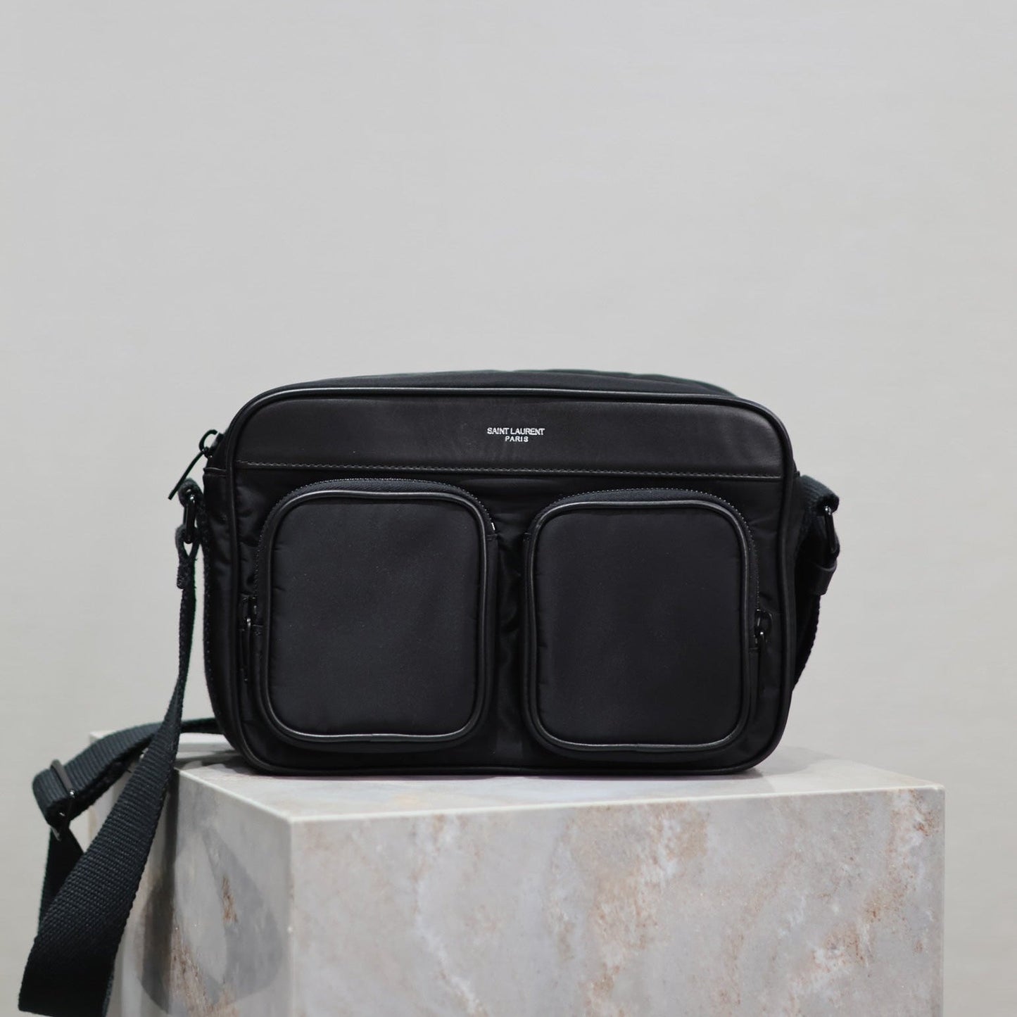 CITY CAMERA BAG 24 IN BLACK ECONYL