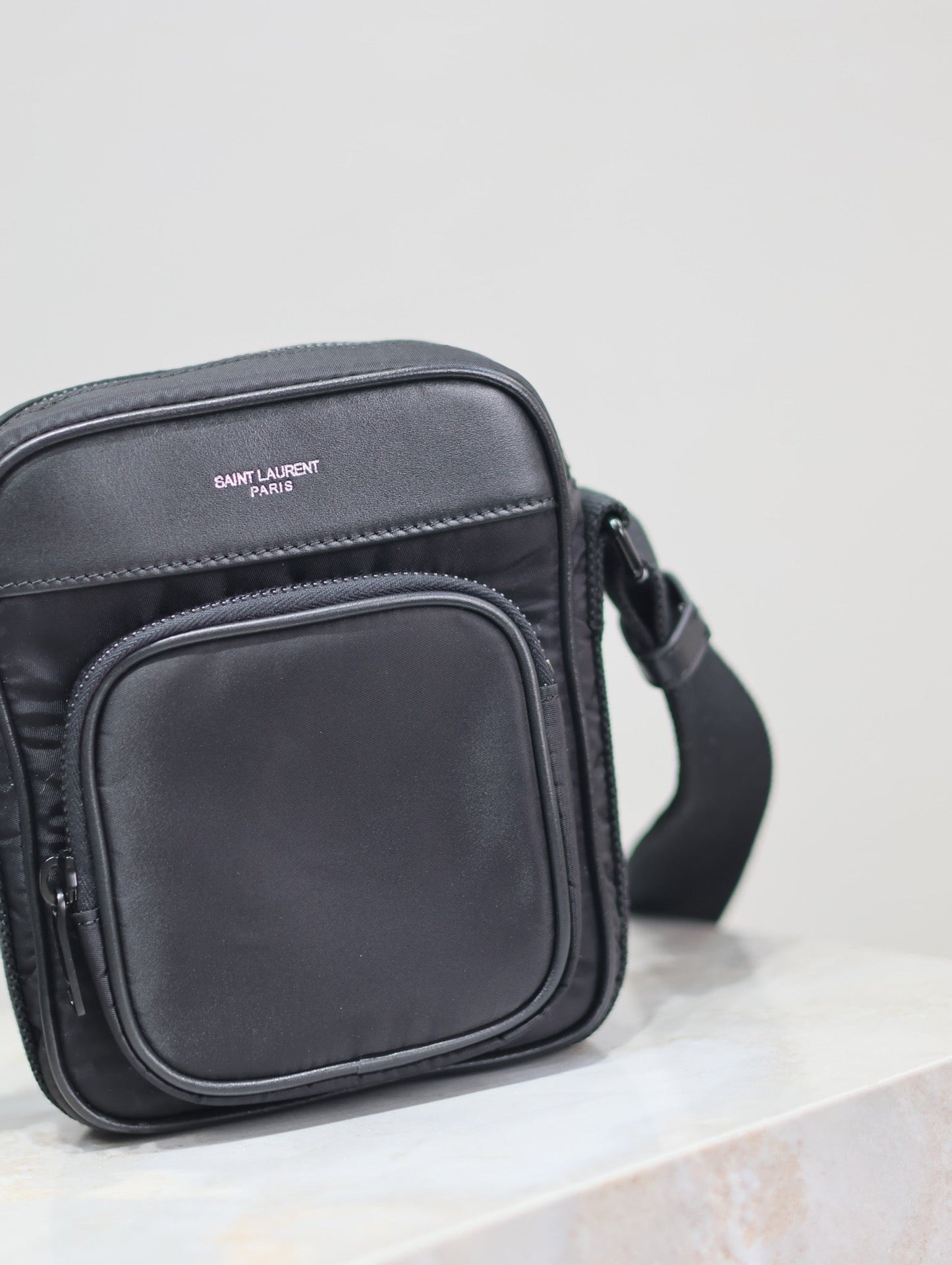 CITY MINI CAMERA BAG 18 IN BLACK ECONYL