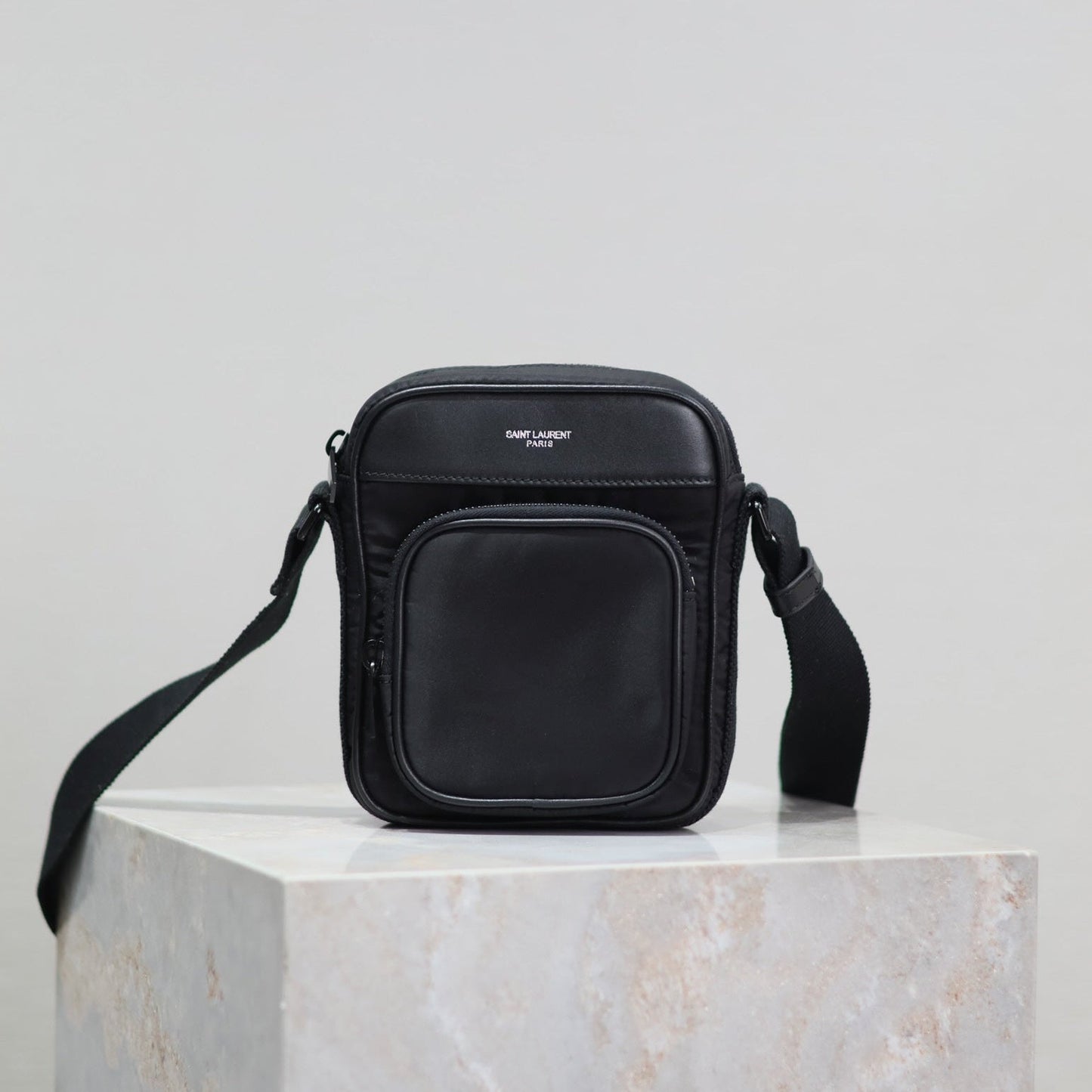 CITY MINI CAMERA BAG 18 IN BLACK ECONYL