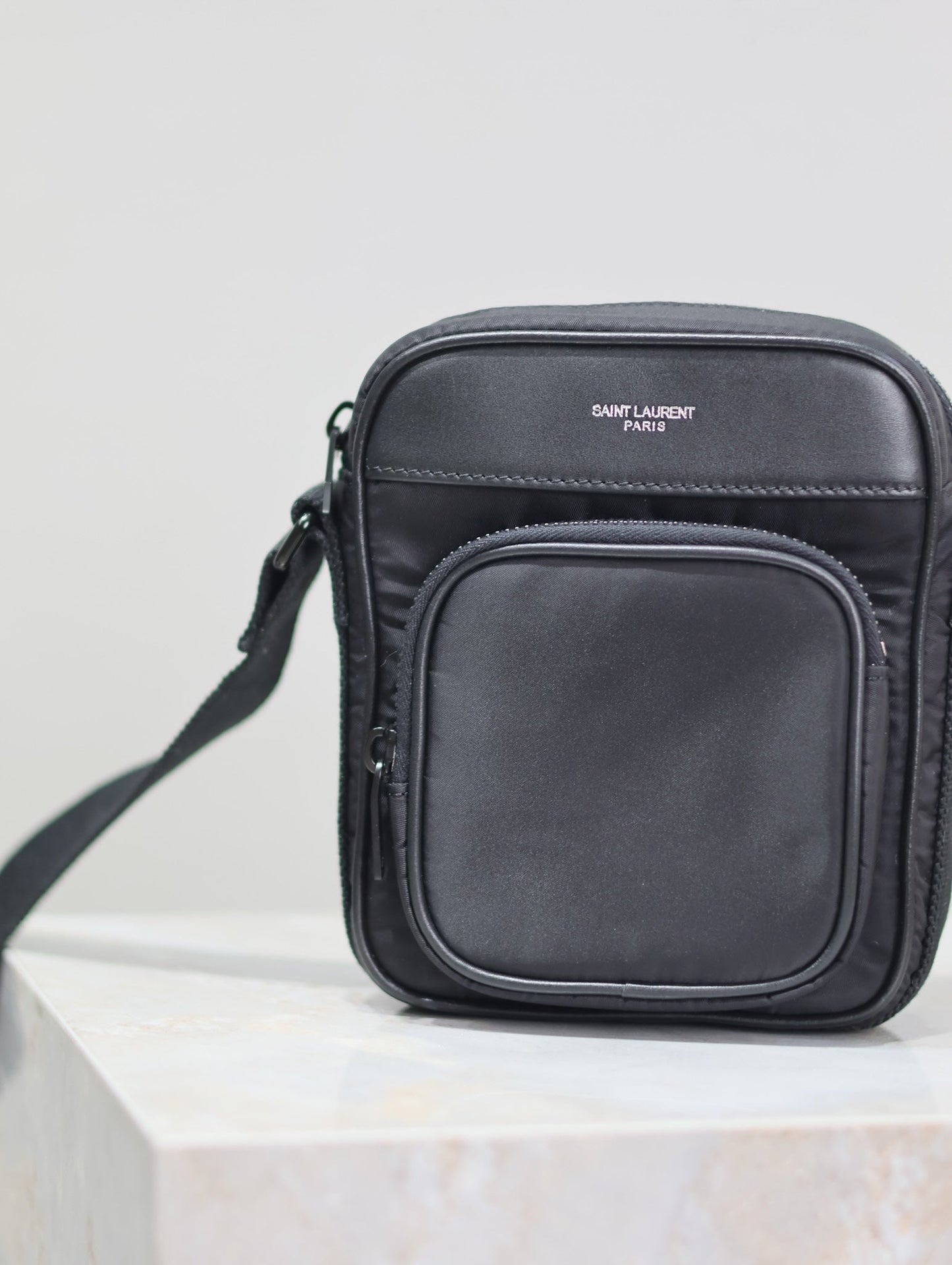 CITY MINI CAMERA BAG 18 IN BLACK ECONYL