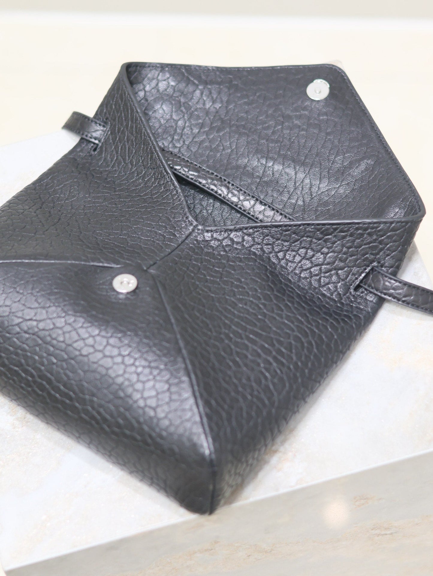 ENVELOPE CHAIN BAG 23 IN BLACK ELEPHANT TEXTURE LAMBSKIN SILVER LOGO