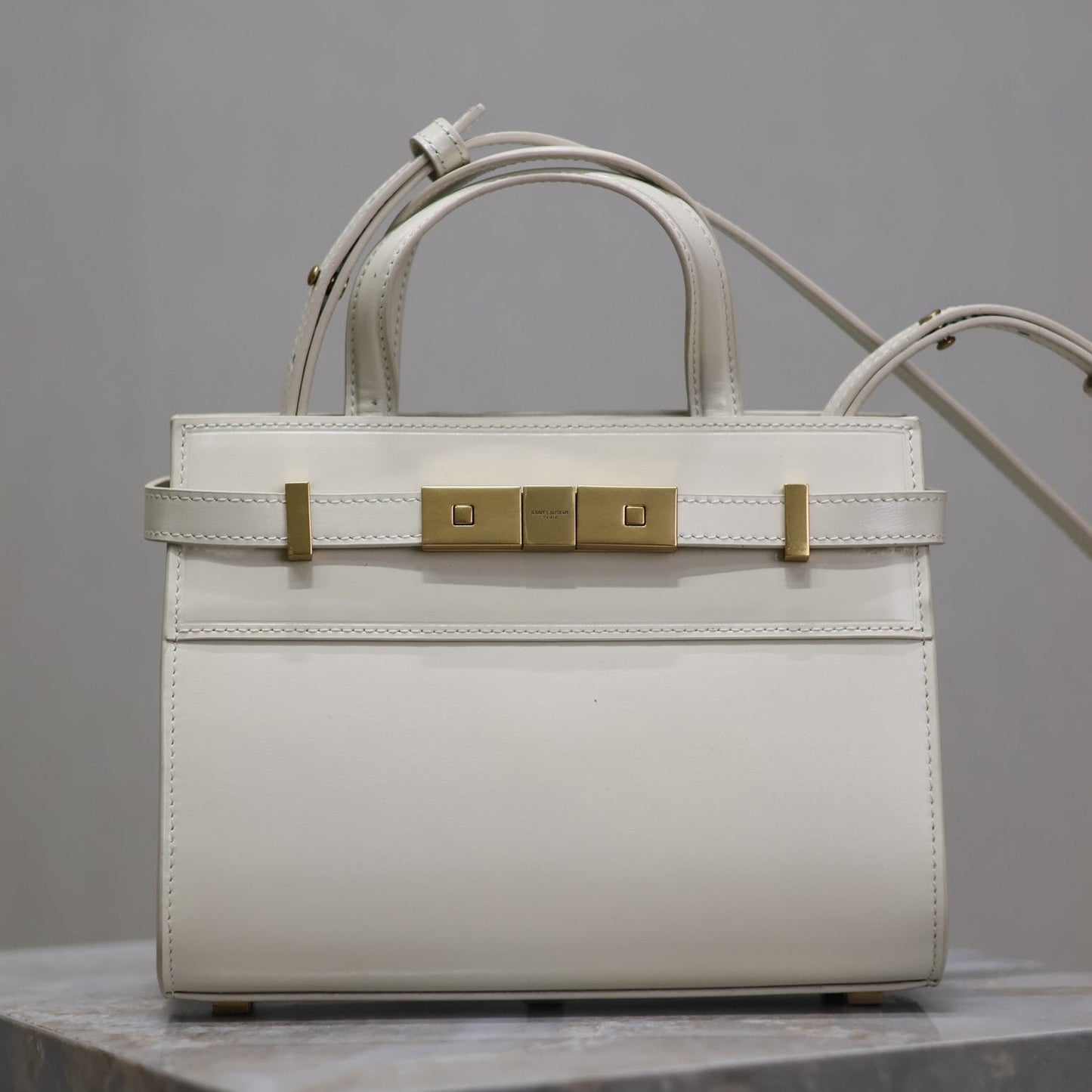 MANHATTAN SMALL TOP HANDLE BAG 21 IN WHITE CALFSKIN GOLD HARDWARE