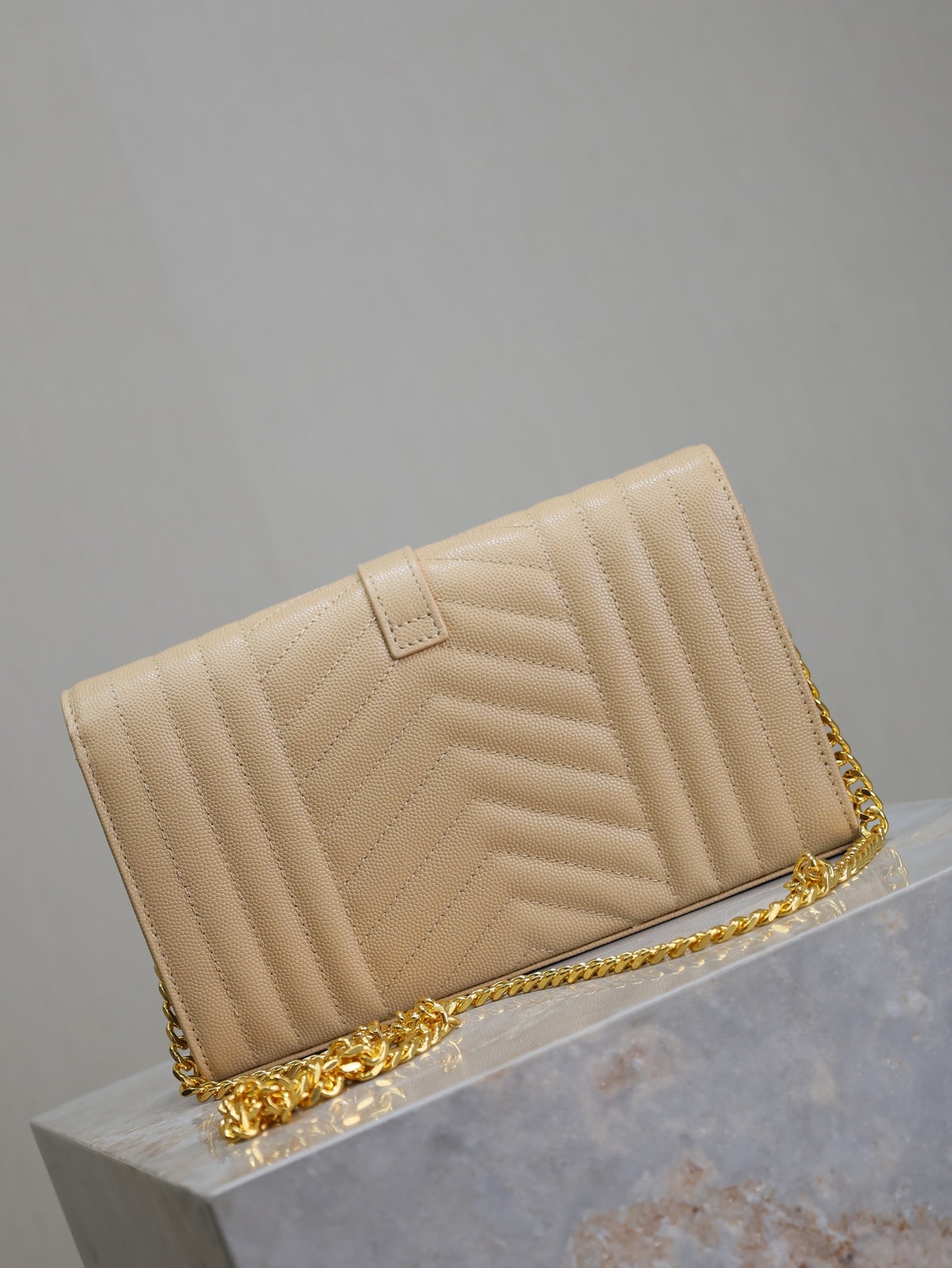 ENVELOPE CHAIN BAG 22 IN SEPIA TAN LAMBSKIN GOLD HARDWARE