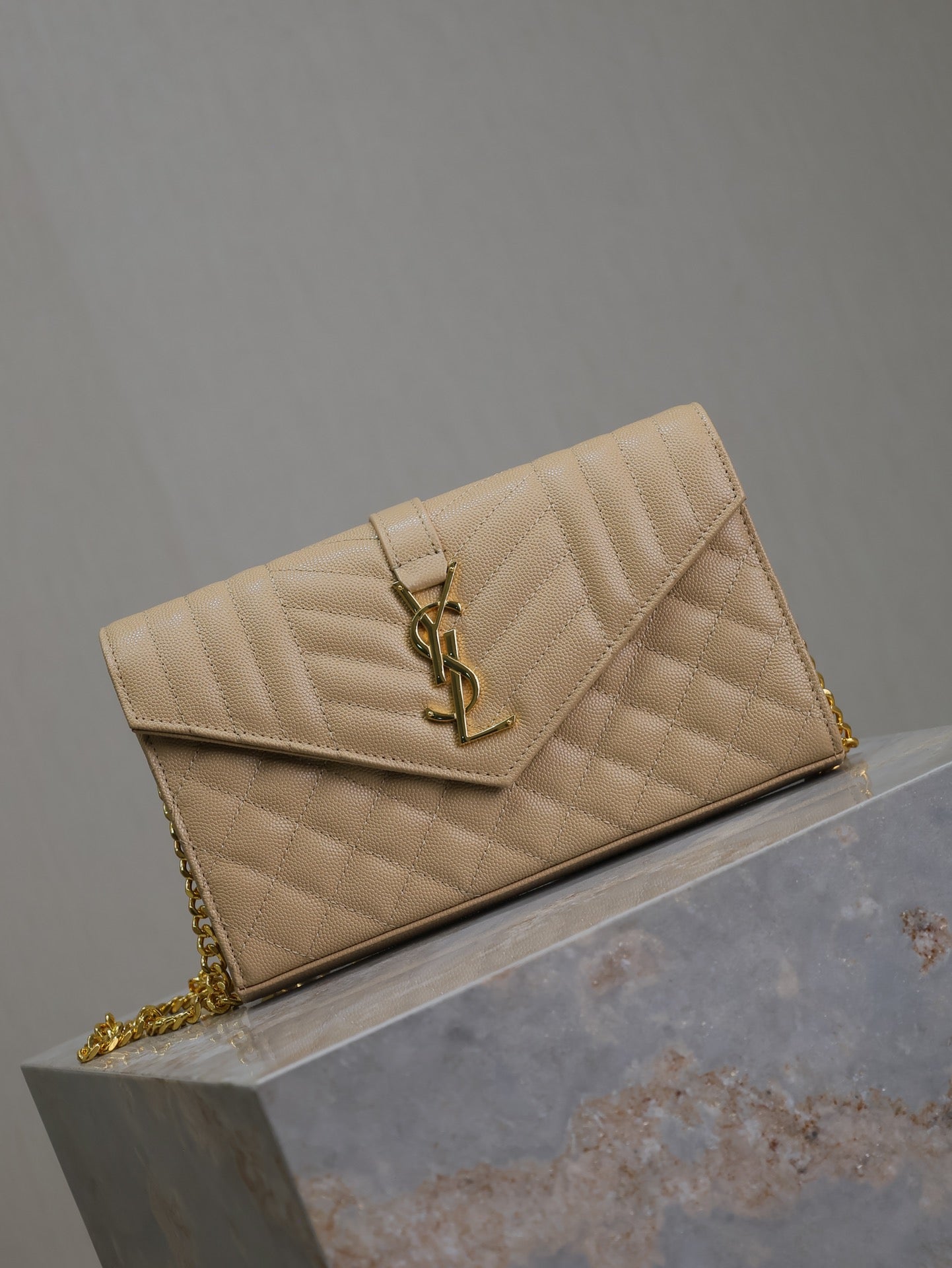 ENVELOPE CHAIN BAG 22 IN SEPIA TAN LAMBSKIN GOLD HARDWARE