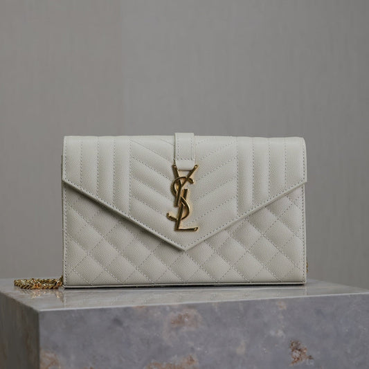 ENVELOPE CHAIN BAG 22 IN WHITE LAMBSKIN GOLD HARDWARE