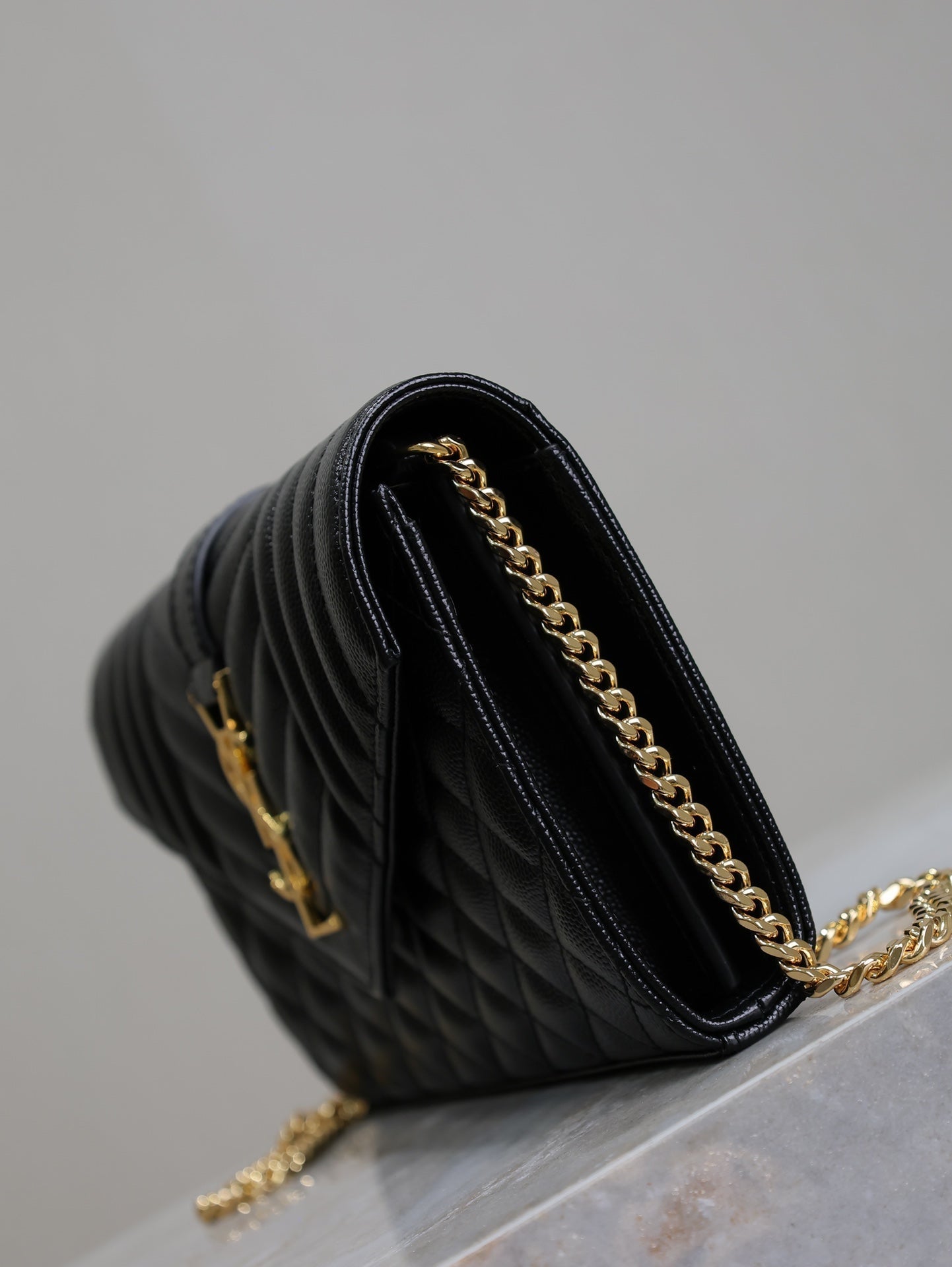 ENVELOPE CHAIN BAG 22 IN BLACK LAMBSKIN GOLD HARDWARE