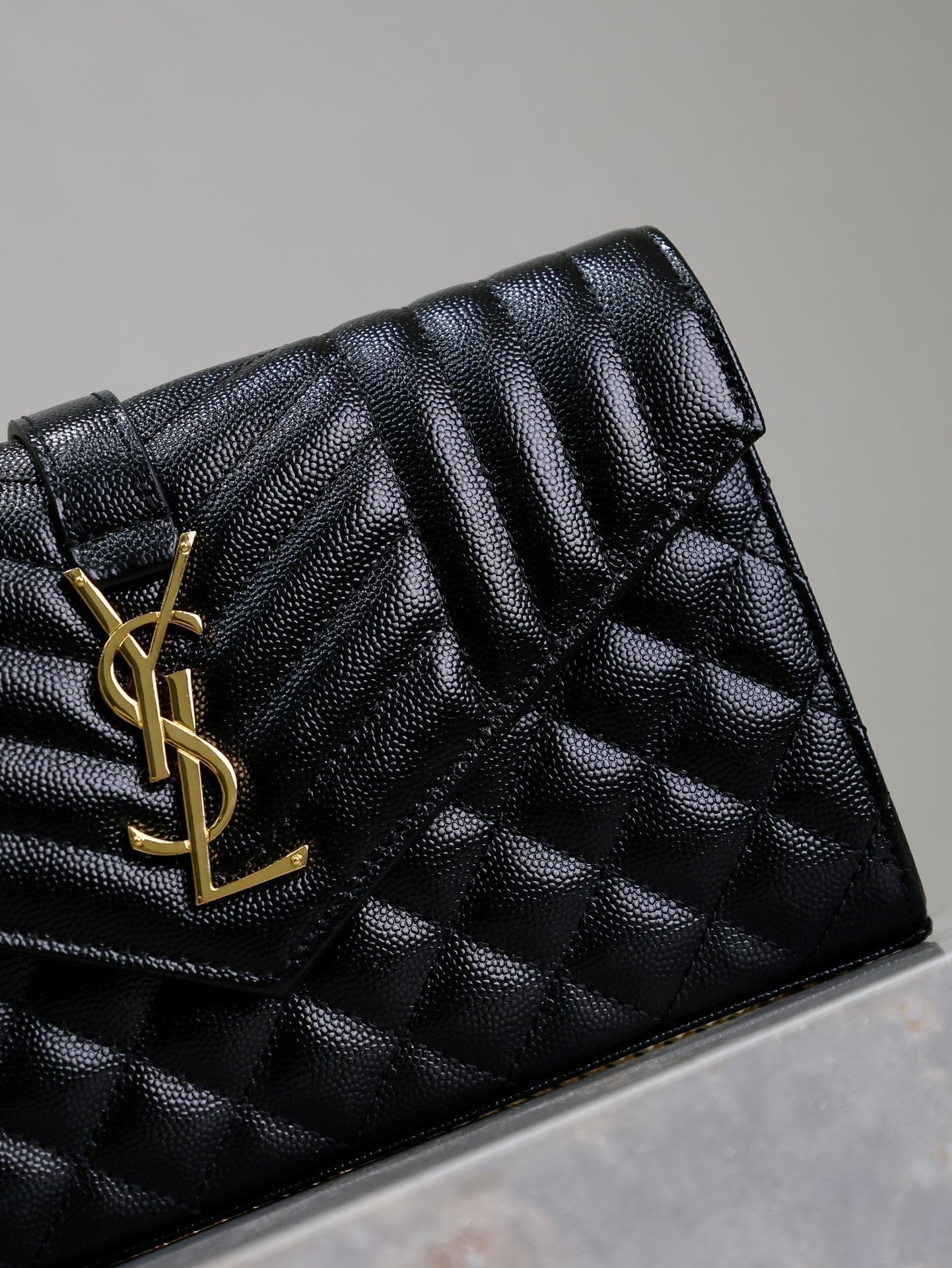 ENVELOPE CHAIN BAG 22 IN BLACK LAMBSKIN GOLD HARDWARE