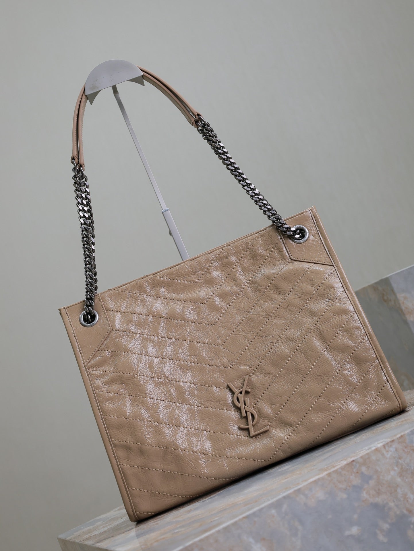 NIKI SHOPPING BAG 33 IN LIGHT BROWN CRUMPLED CALFSKIN