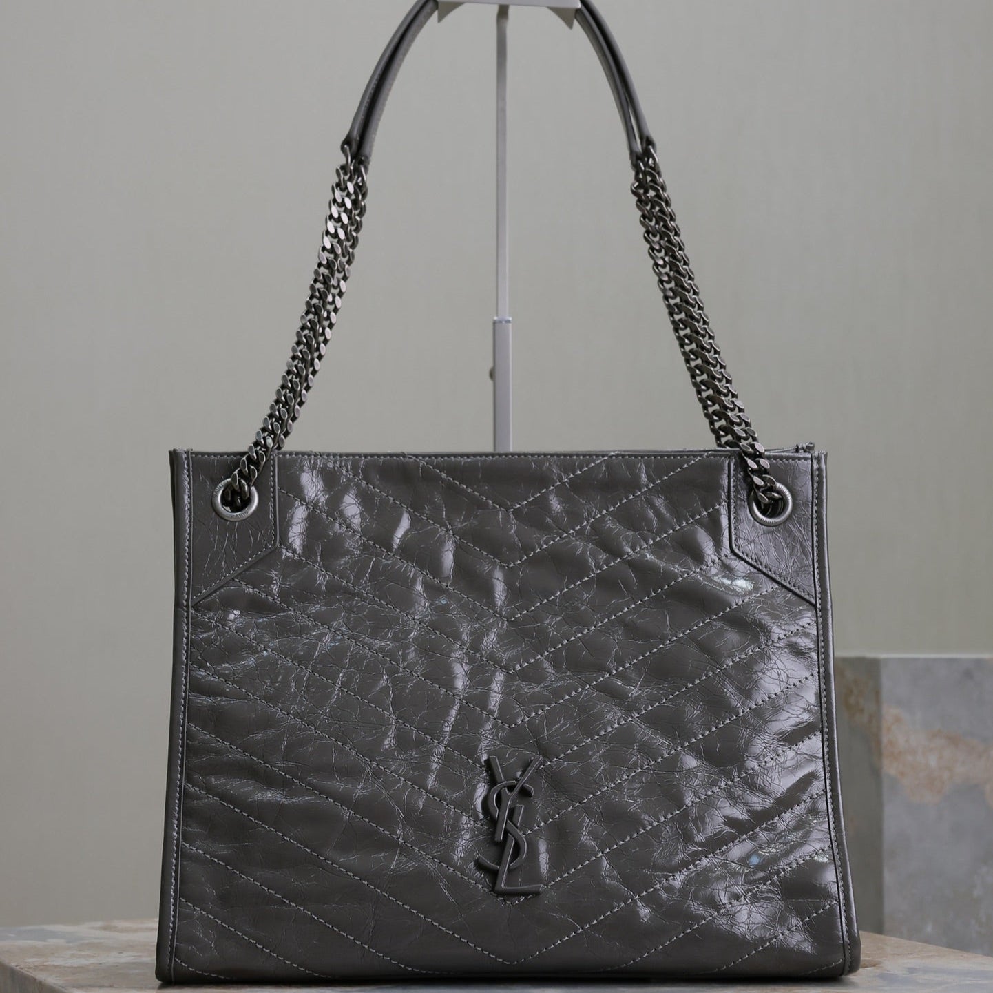 NIKI SHOPPING BAG 33 IN GRAY CRUMPLED CALFSKIN