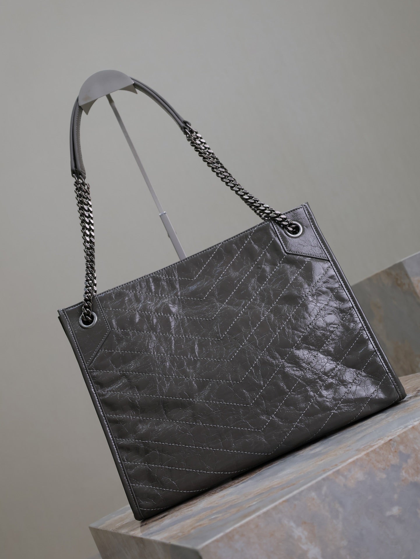 NIKI SHOPPING BAG 33 IN GRAY CRUMPLED CALFSKIN