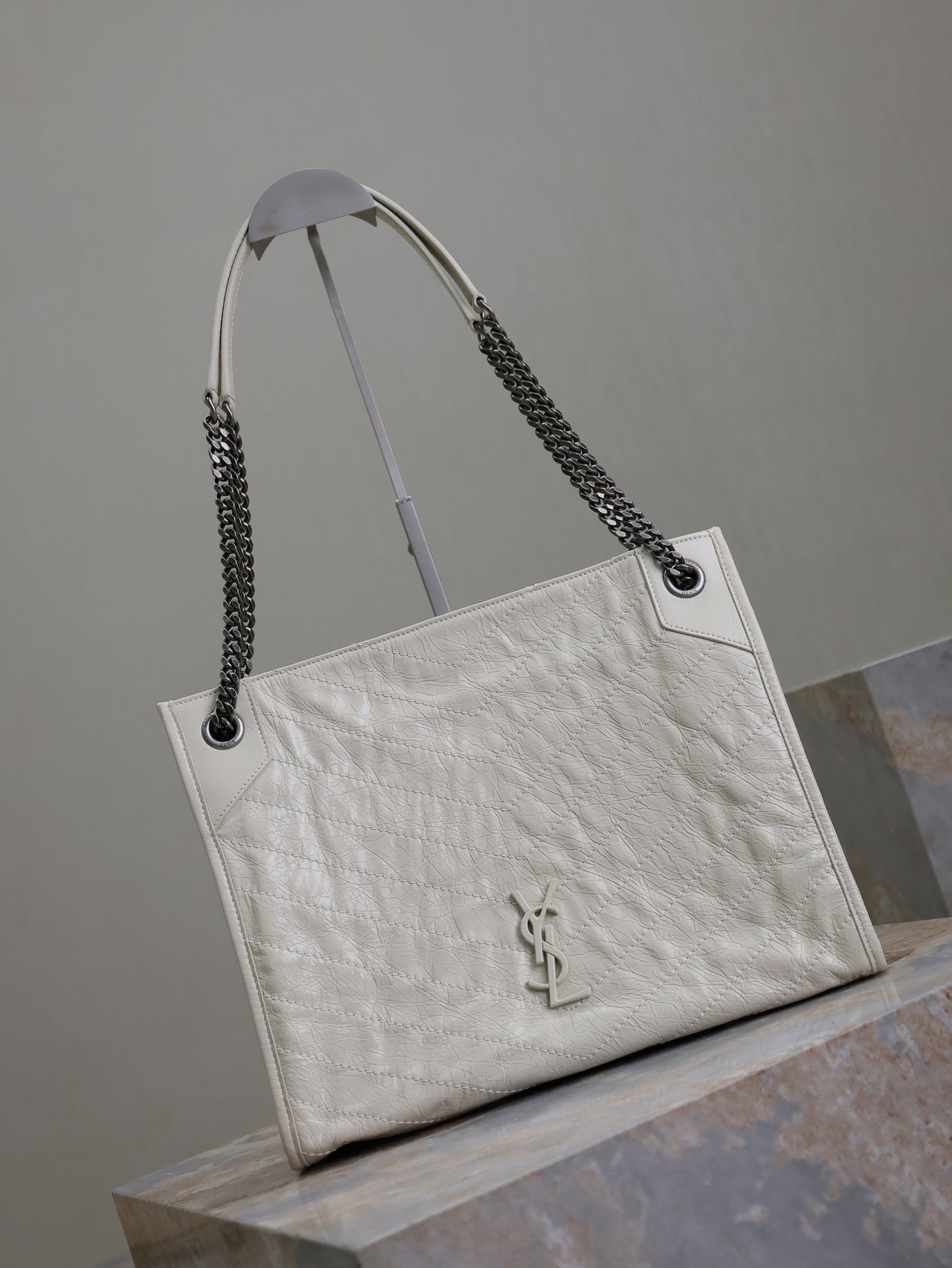 NIKI SHOPPING BAG 33 IN WHITE CRUMPLED CALFSKIN