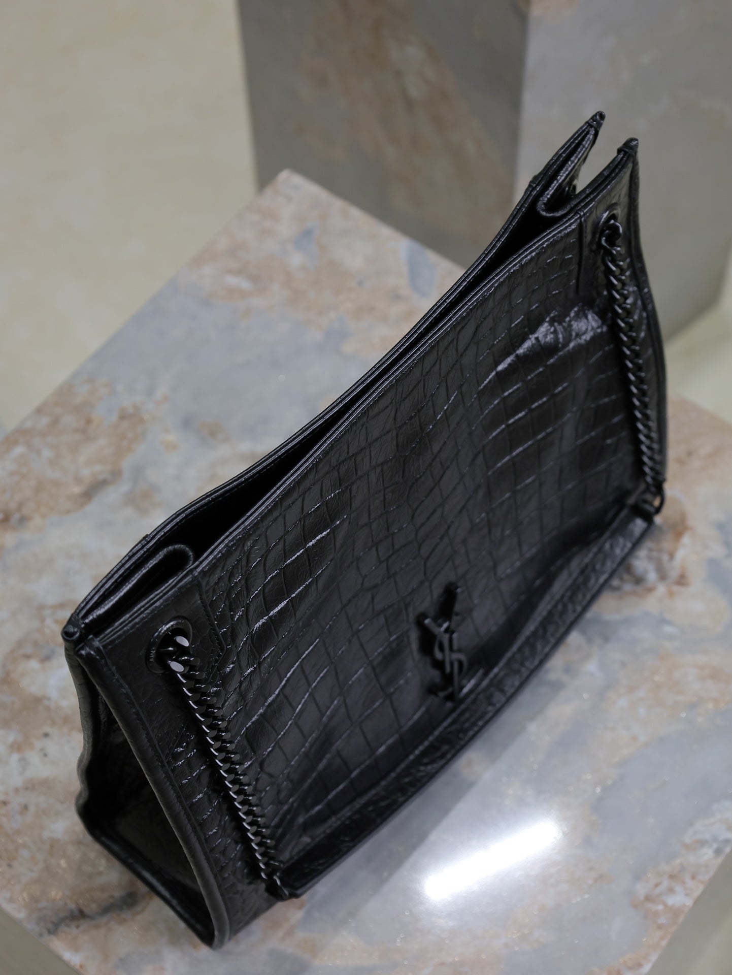 NIKI SHOPPING BAG 33 IN BLACK CROCODILE-EMBOSSED CALFSKIN