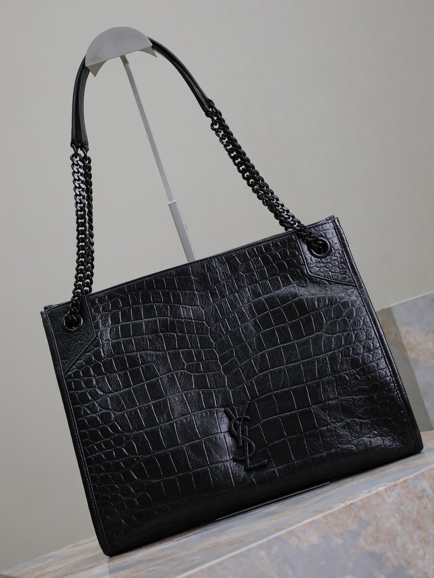 NIKI SHOPPING BAG 33 IN BLACK CROCODILE-EMBOSSED CALFSKIN