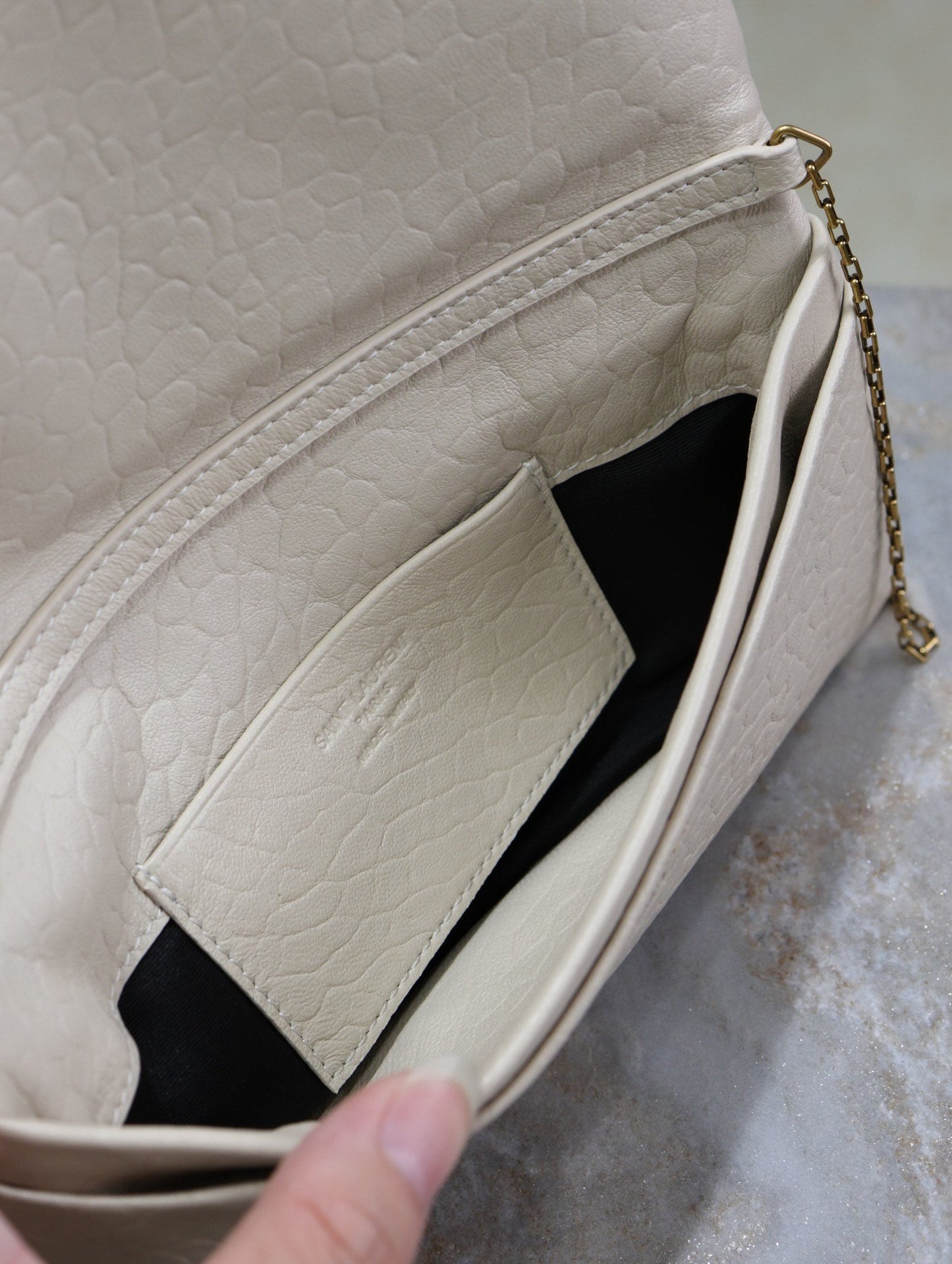 CALYPSO POUCH 24 IN WHITE ELEPHANT TEXTURED LAMBSKIN GOLD LOGO