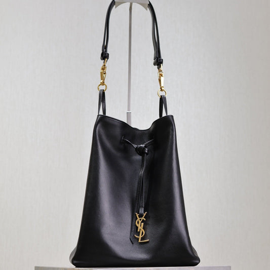 POCHON BUCKET BAG 30 IN BLACK LAMBSKIN GOLD HARDWARE