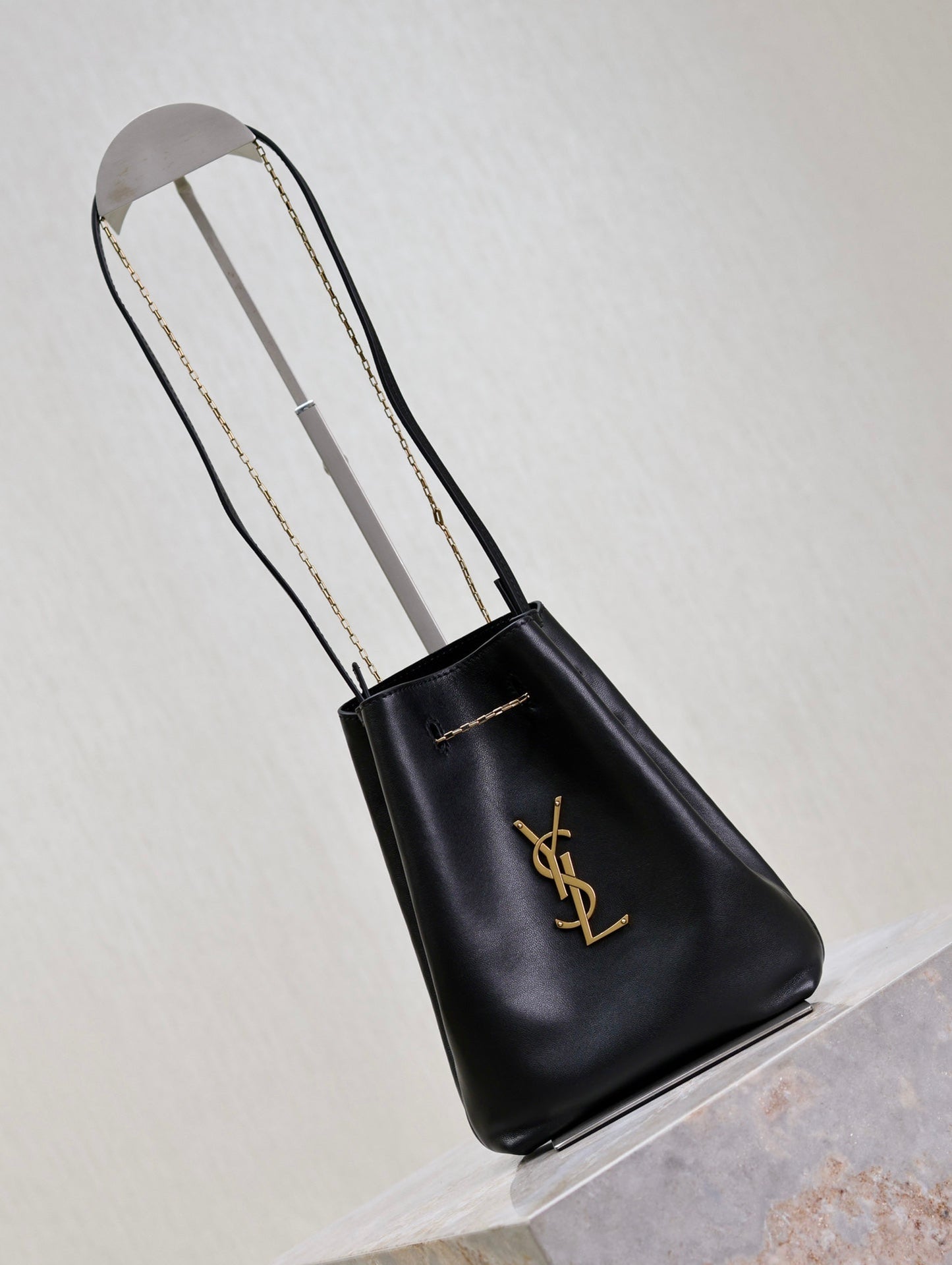 POCHON BUCKET BAG 20 IN BLACK LAMBSKIN GOLD HARDWARE