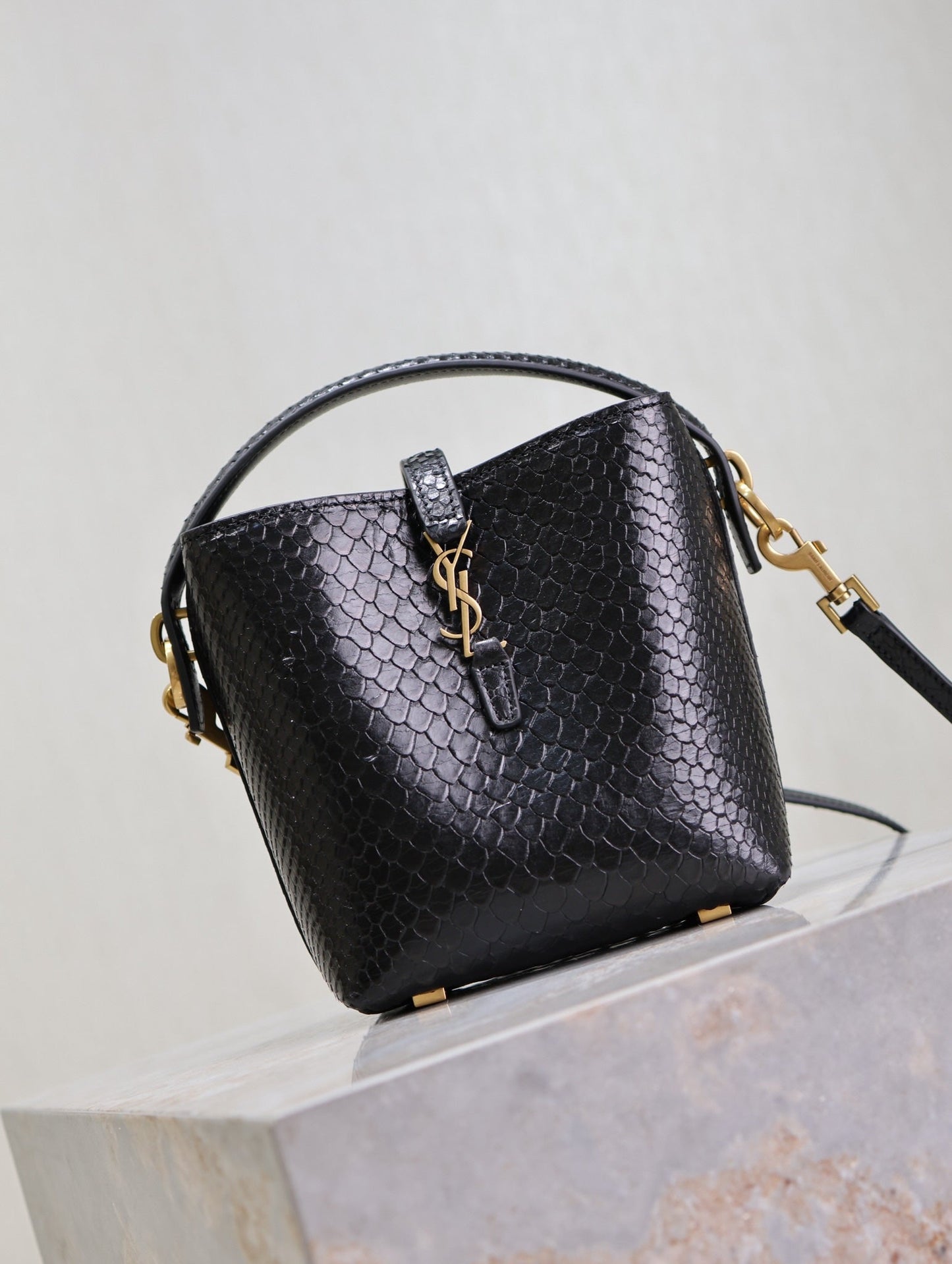 LE 37 MINI BAG 15 IN BLACK SNAKE PATTERN CALFSKIN