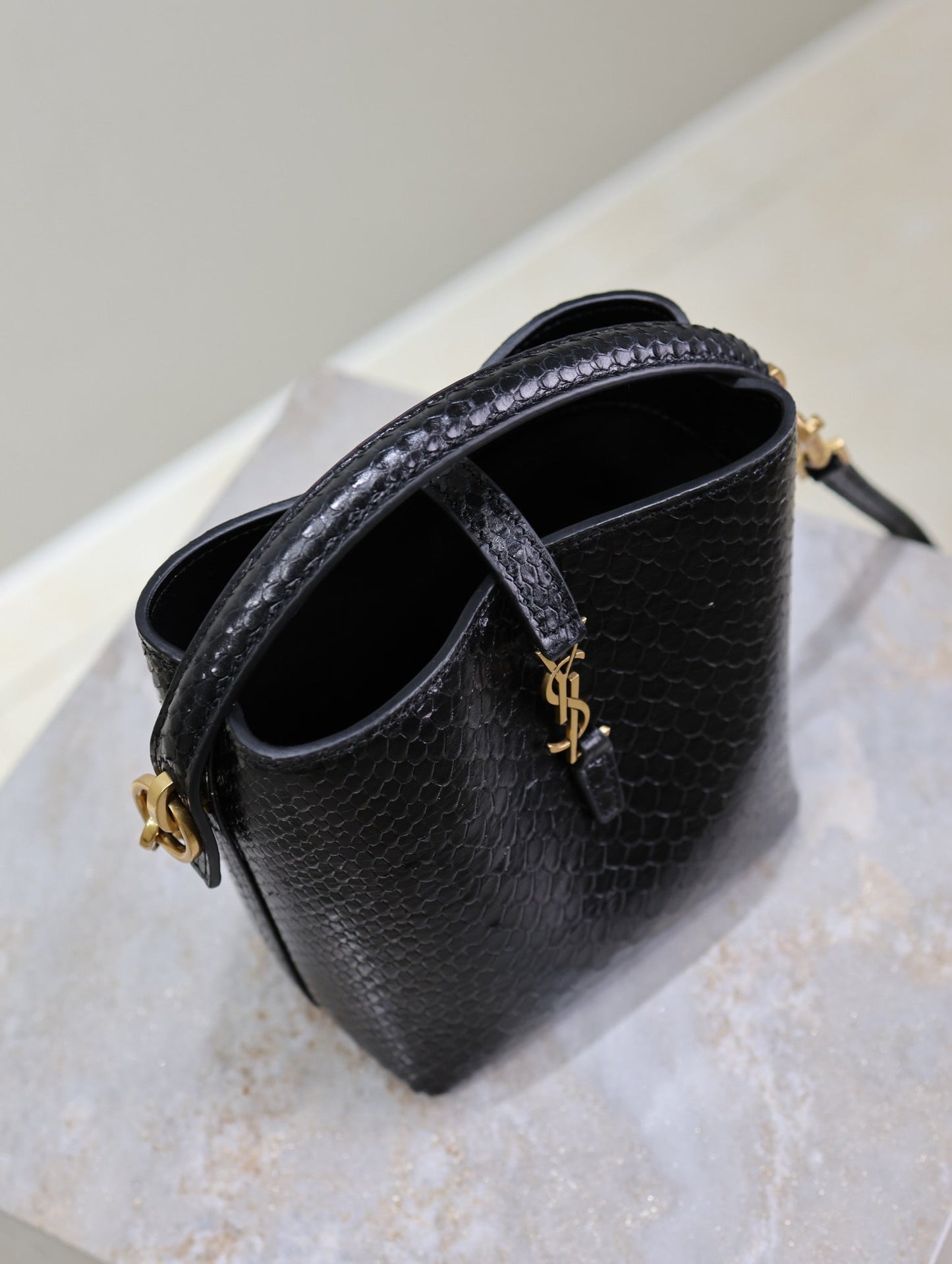 LE 37 MINI BAG 15 IN BLACK SNAKE PATTERN CALFSKIN