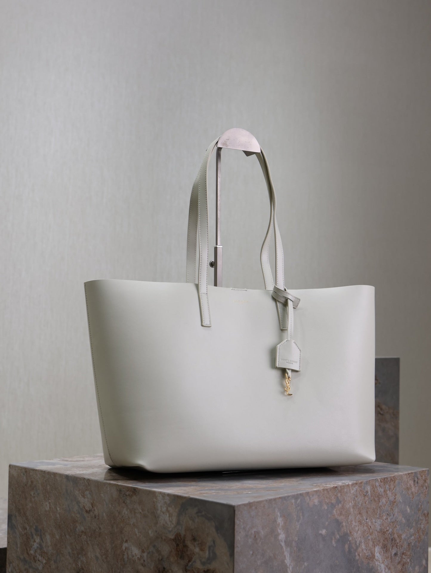 SHOPPING TOTE BAG 38 IN WHITE CALFSKIN