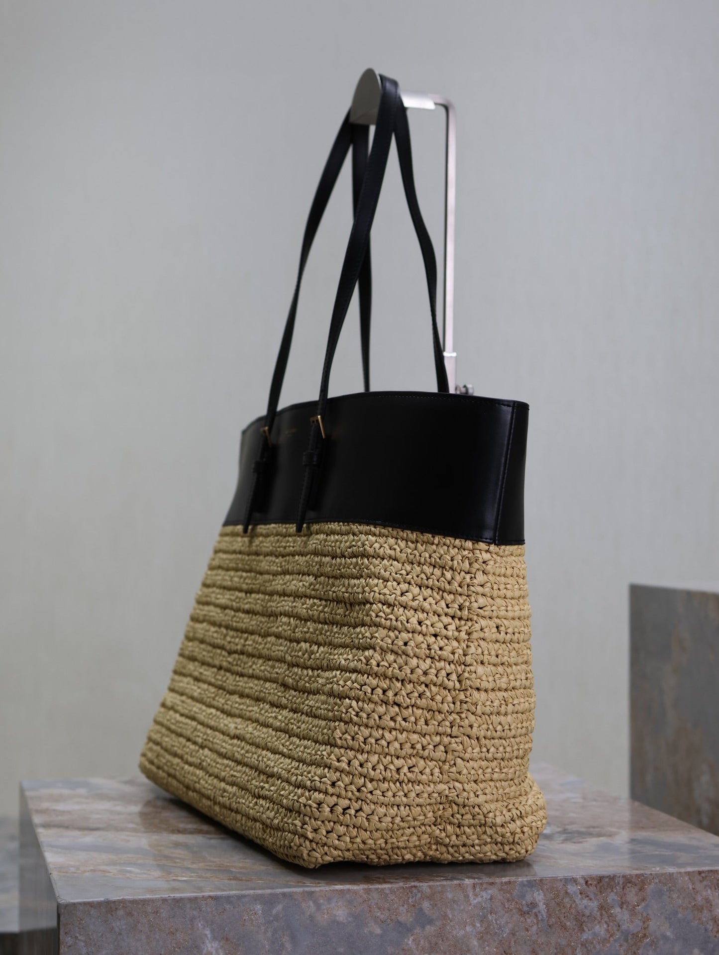 SHOPPING TOTE BAG 38 IN BEIGE WOVEN RAFFIA AND BLACK CALFSKIN