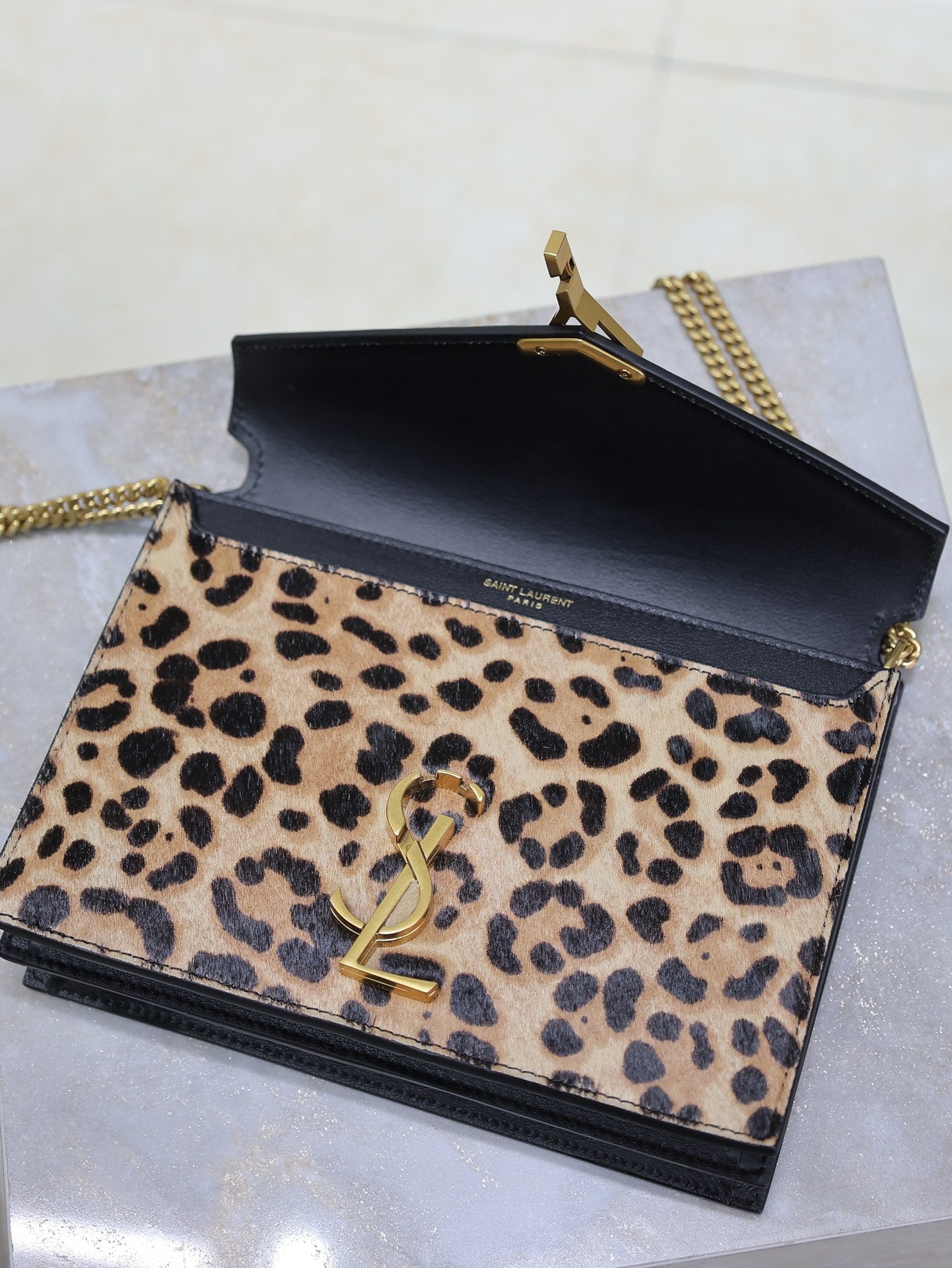 CASSANDRA CHAIN BAG 22 IN LEOPARD PRINT CALFSKIN GOLD HARDWARE