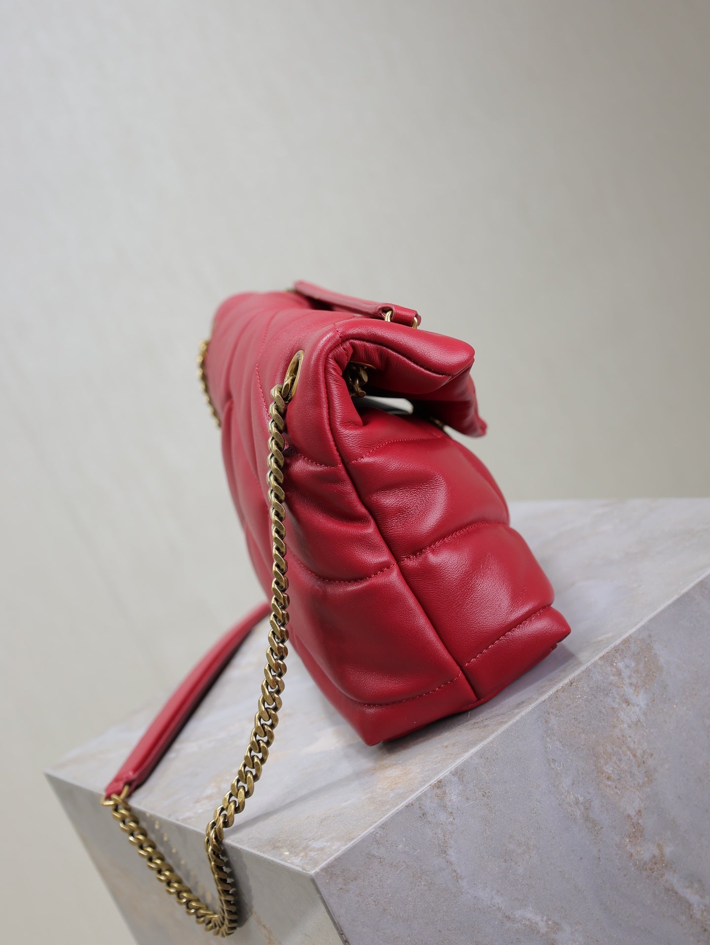 PUFFER SMALL 29 IN RED LAMBSKIN GOLD HARDWARE