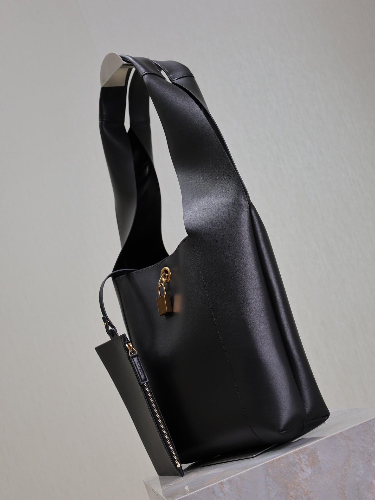 TANGER HOBO BAG 27 IN BLACK CALFSKIN