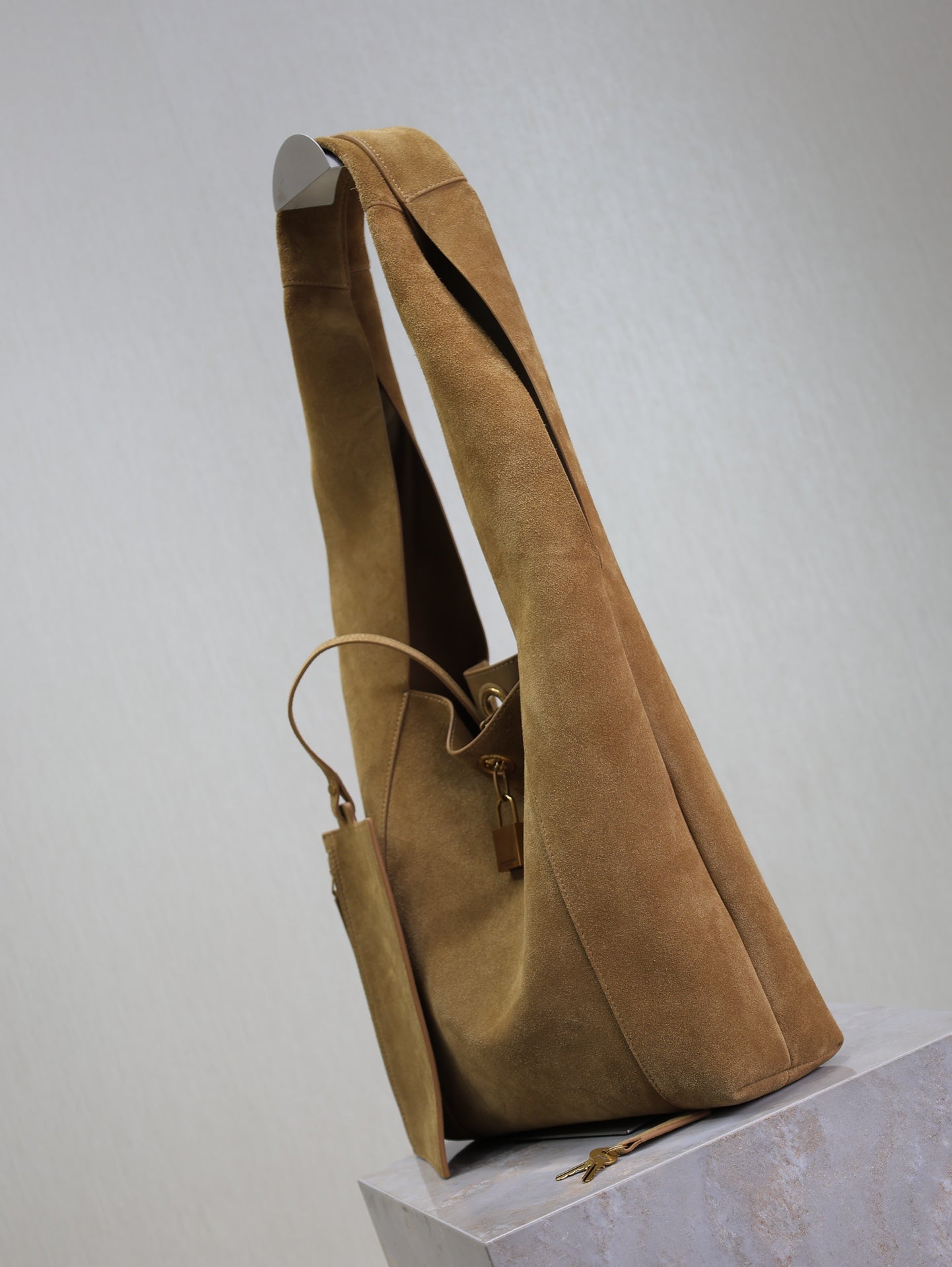 TANGER HOBO BAG 27 IN PEANUT BROWN SUEDE