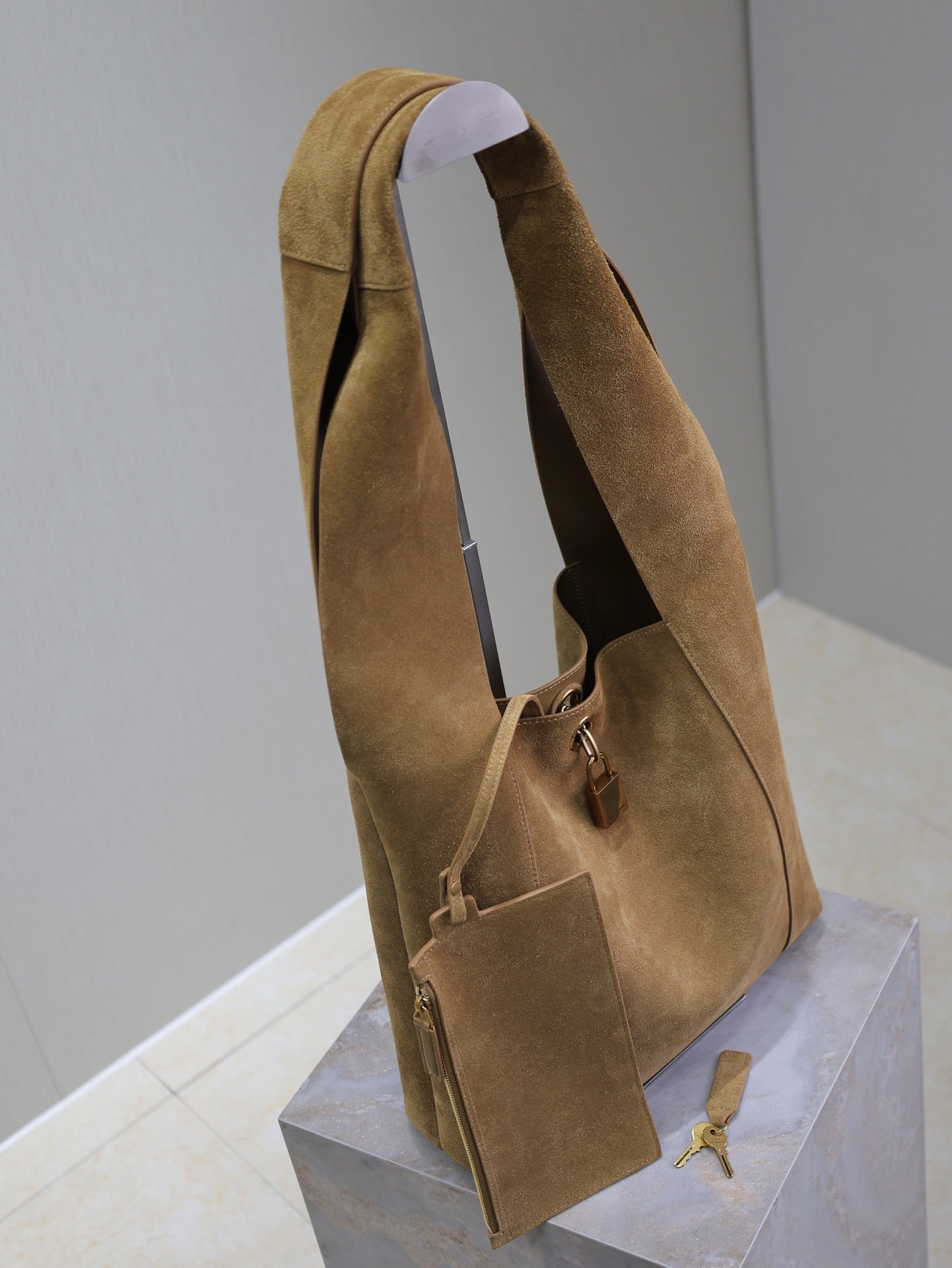 TANGER HOBO BAG 27 IN PEANUT BROWN SUEDE